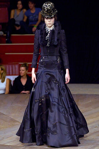 black silk fitted gown with hat