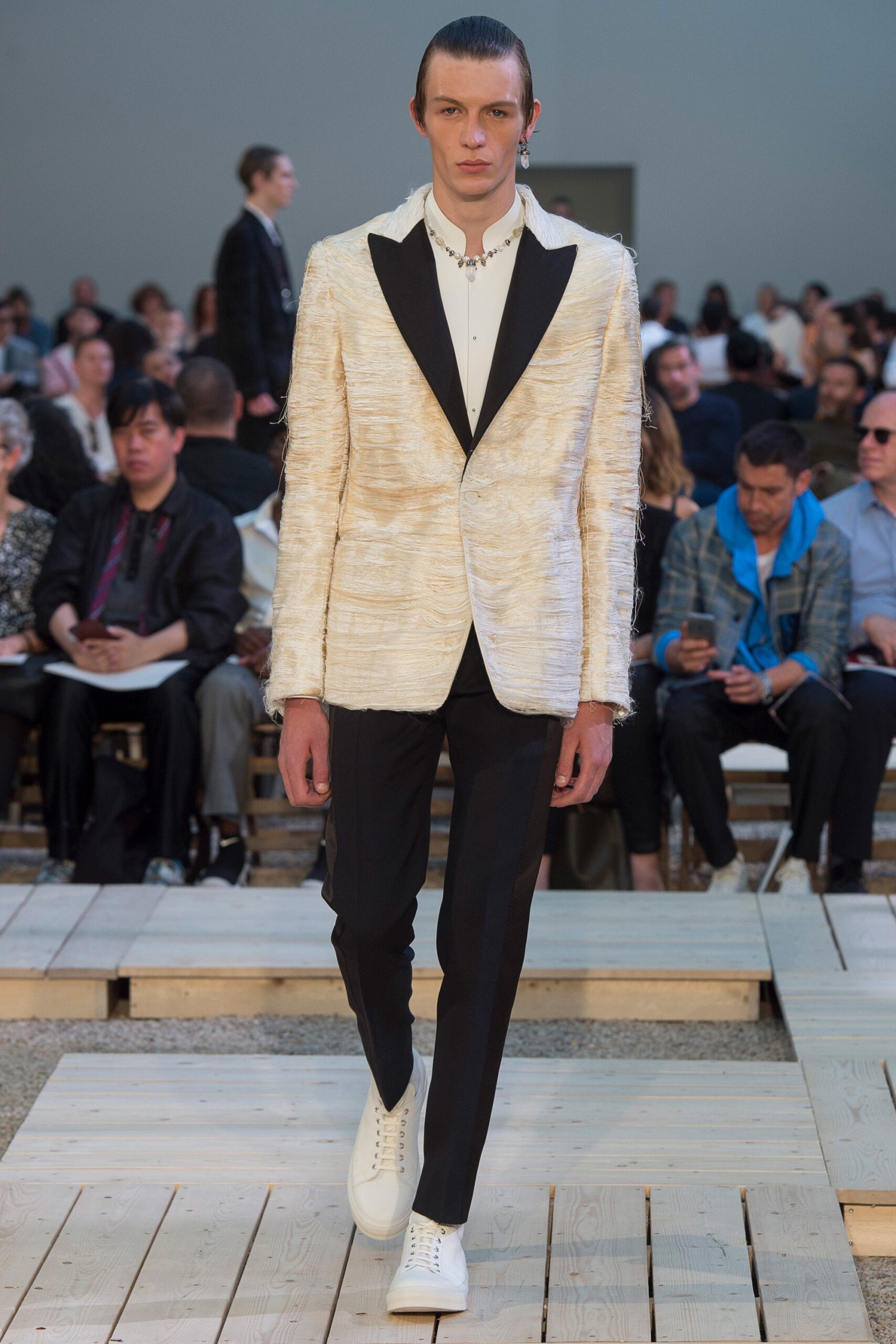 white silk long-sleeve collared tailored buttoned blazer