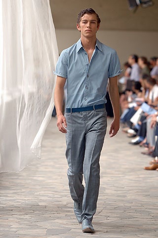 blue cotton short-sleeve collared fitted shirt