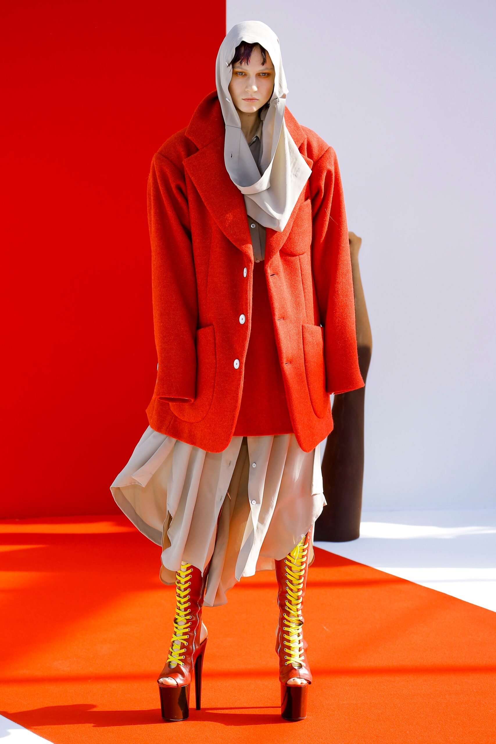 red wool long-sleeve collared oversized buttoned pockets coat