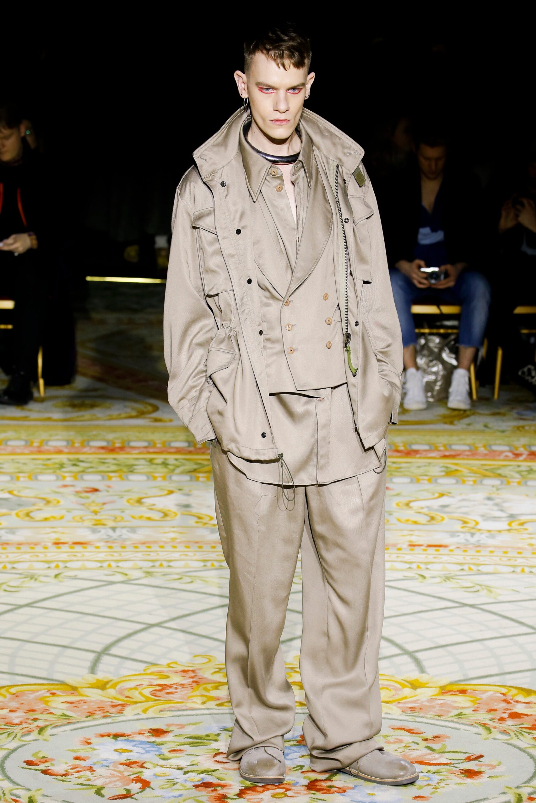 beige relaxed cotton suit