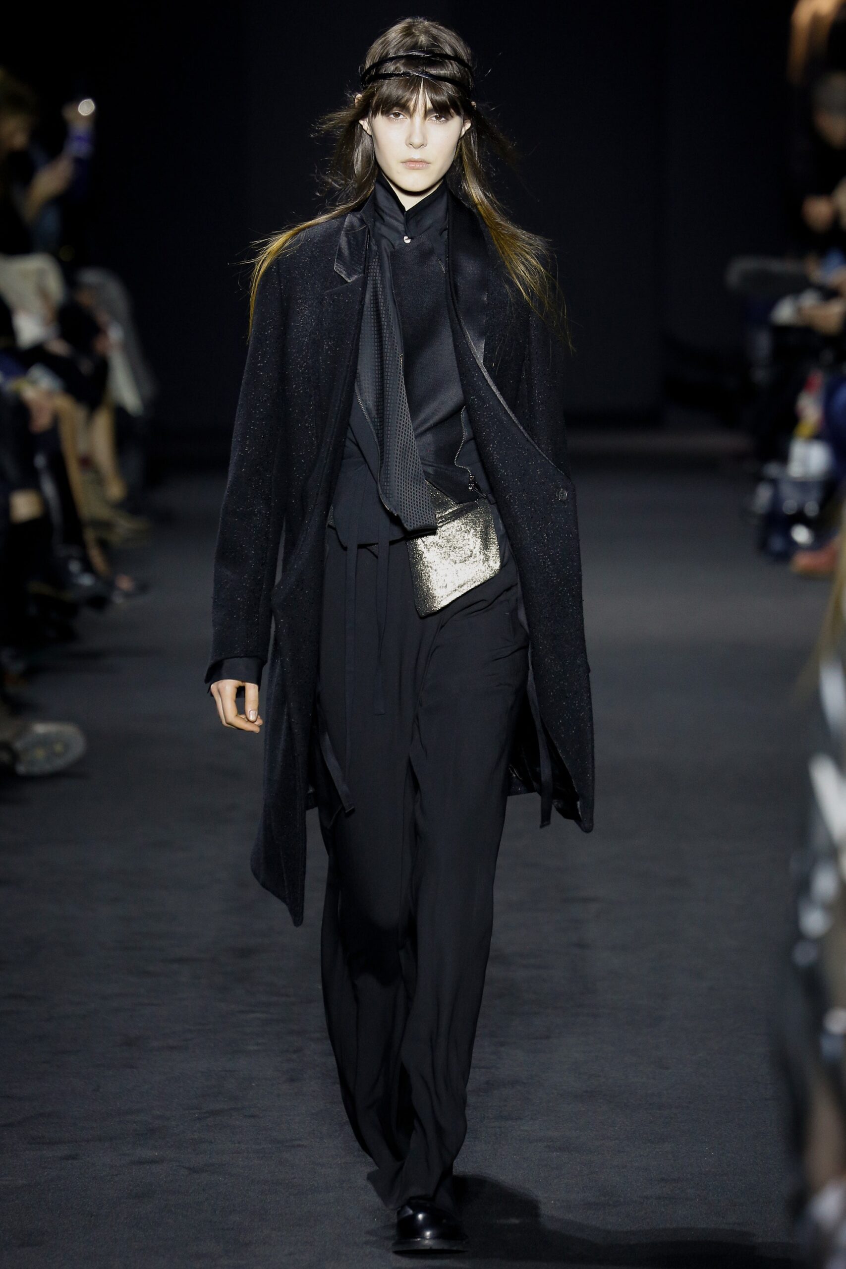 black wool long-sleeve collared relaxed buttoned coat