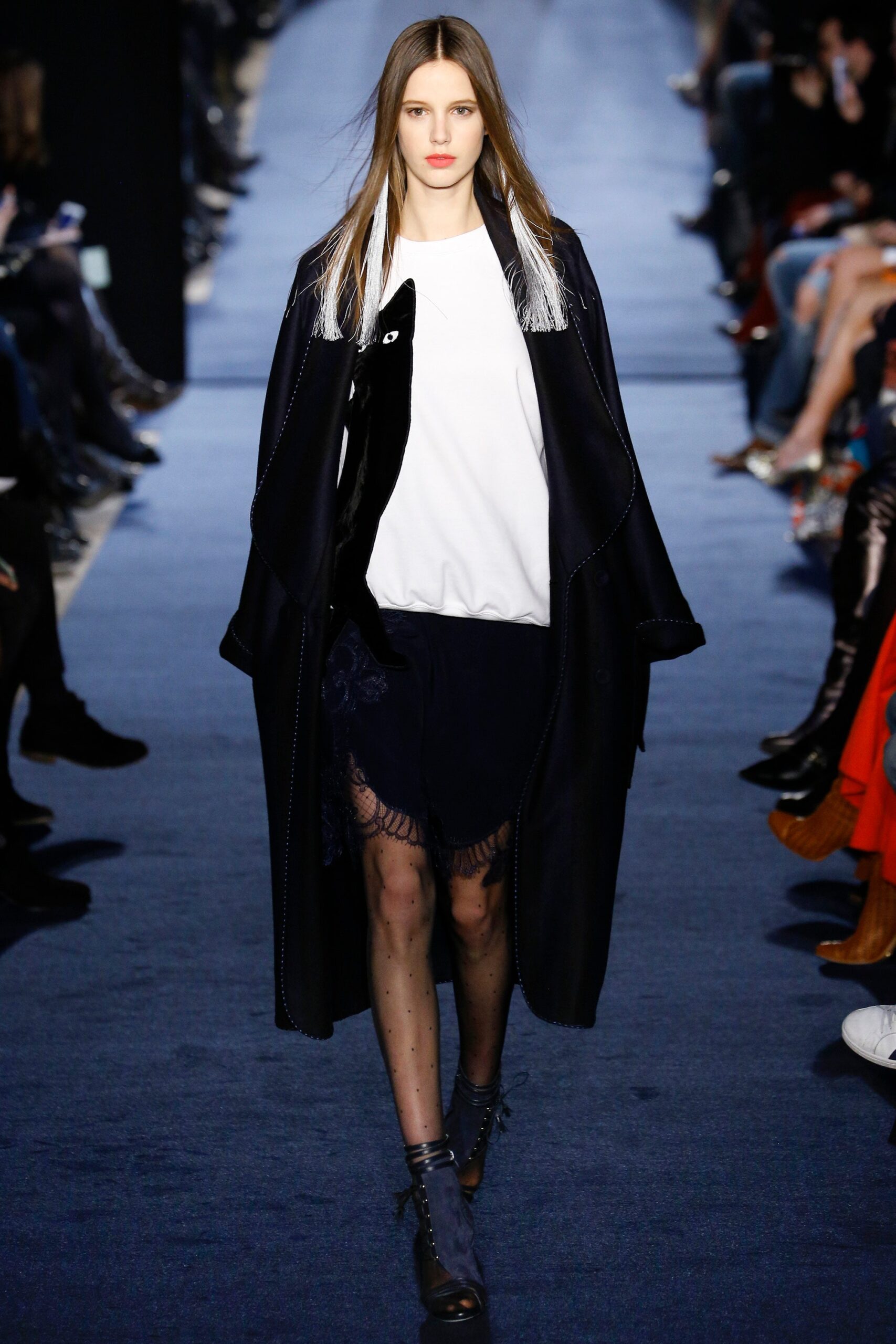 black wool long-sleeve collared relaxed buttoned coat