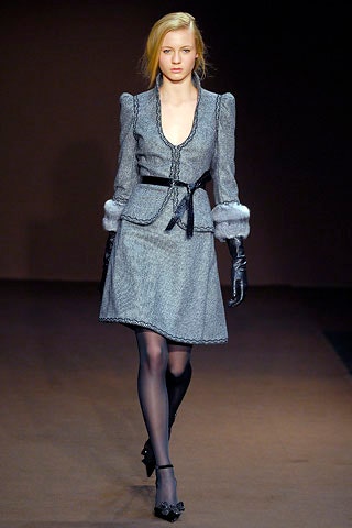 gray tweed long-sleeve v-neck fitted belted pleated dress