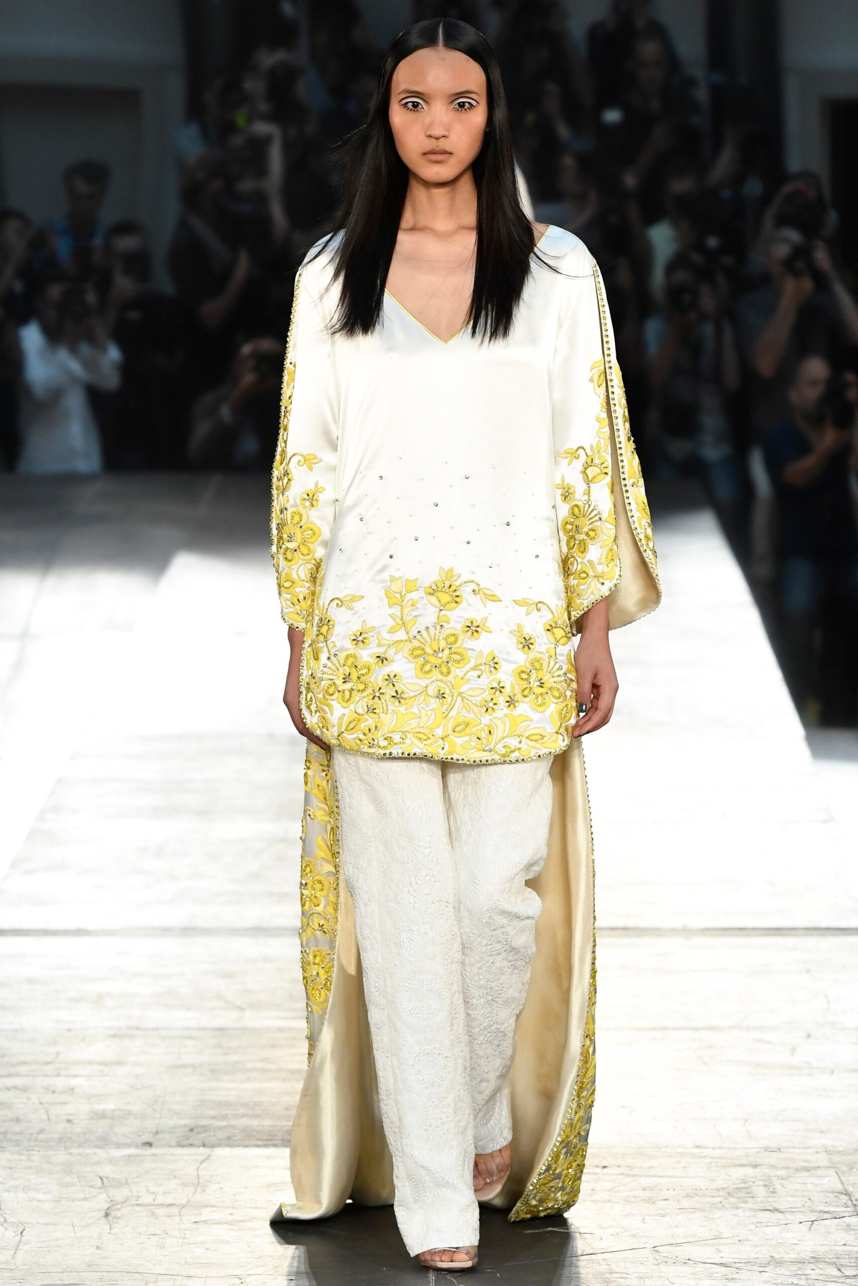 embroidered white silk cape with pants