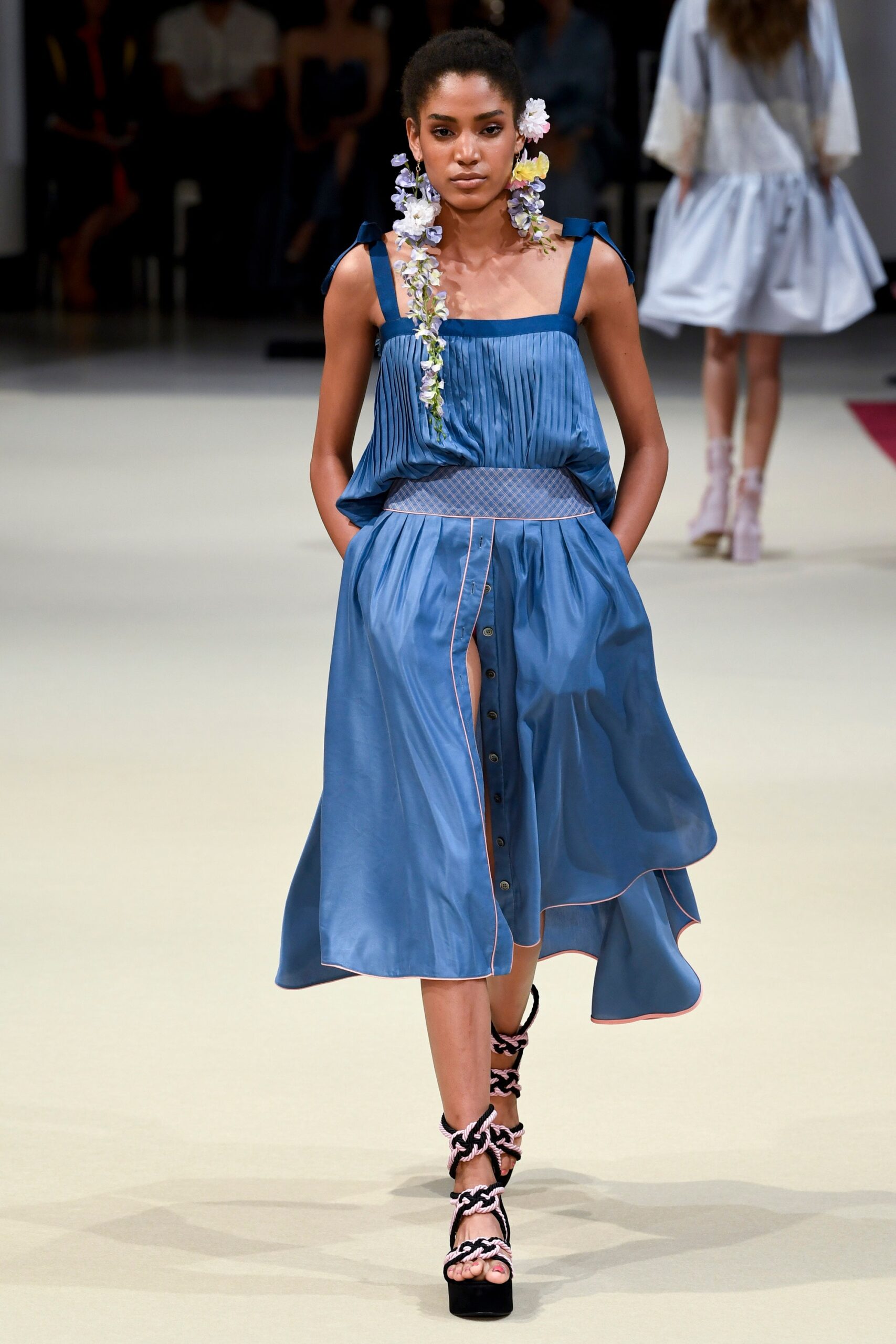 blue silk relaxed dress with platform shoes