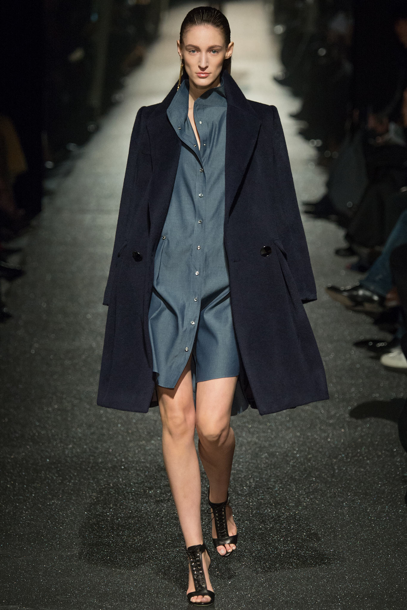 black wool long-sleeve collared relaxed buttoned coat