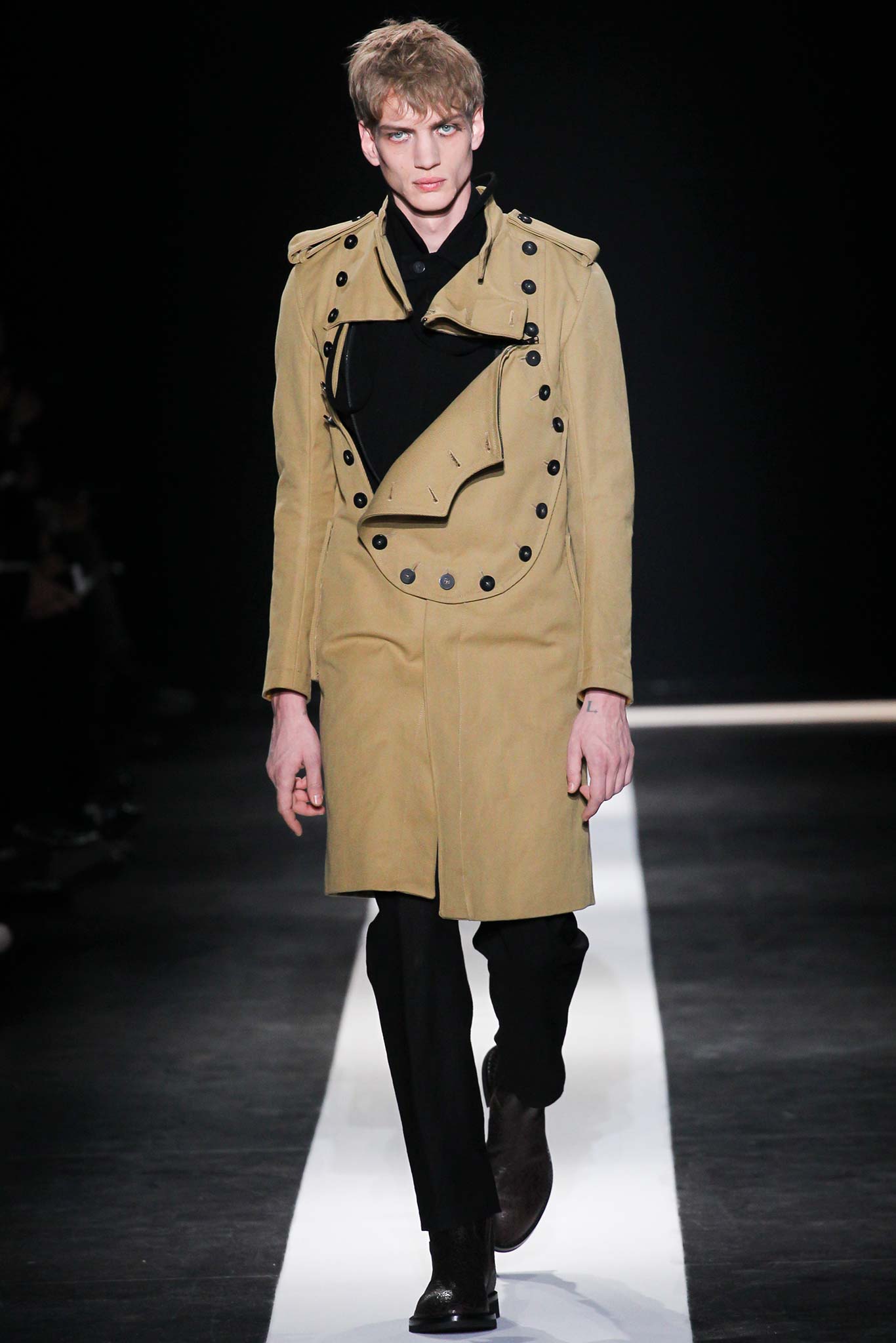 beige cotton long-sleeve collared fitted buttoned trench