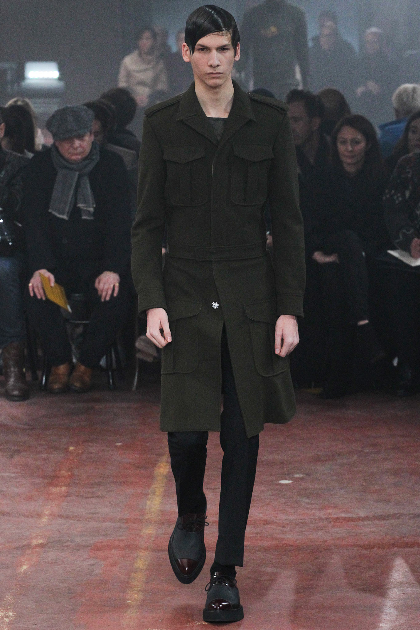 green wool long-sleeve collared fitted buttoned pockets coat