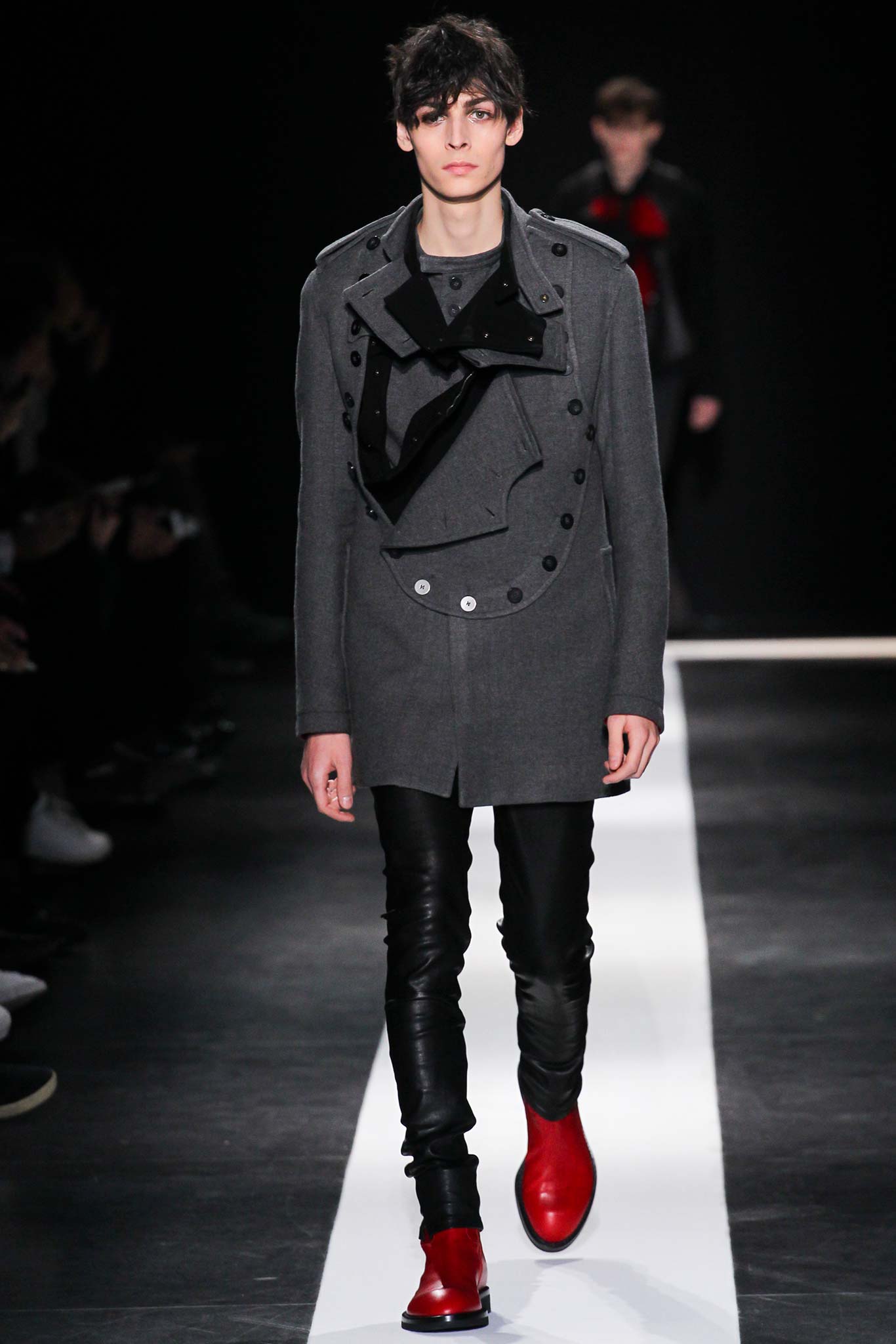 gray wool long-sleeve collared fitted buttoned coat