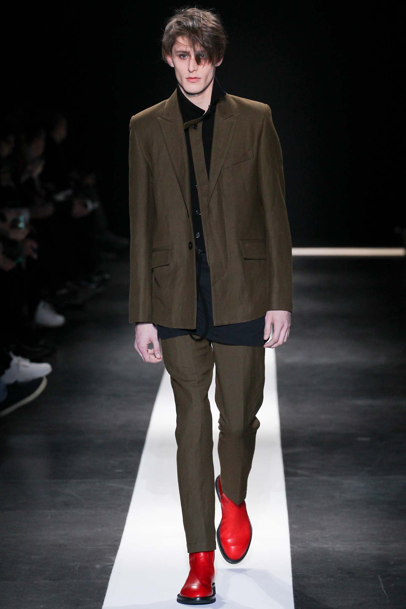 brown wool long-sleeve collared tailored buttoned suit