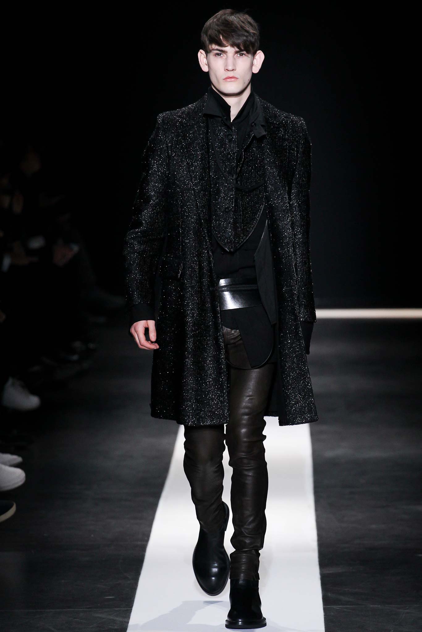 black wool long-sleeve collared fitted structured coat