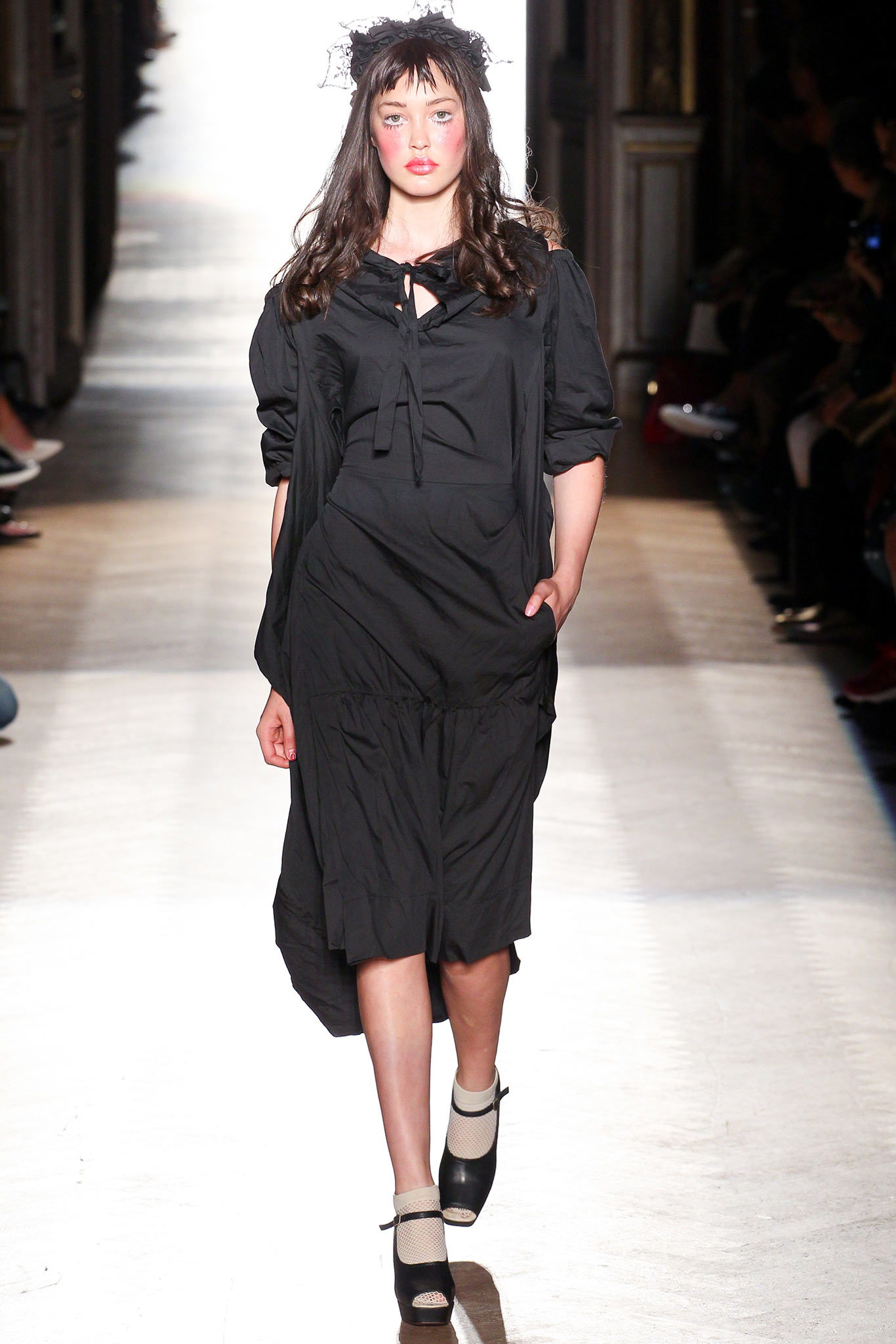 black relaxed cotton dress