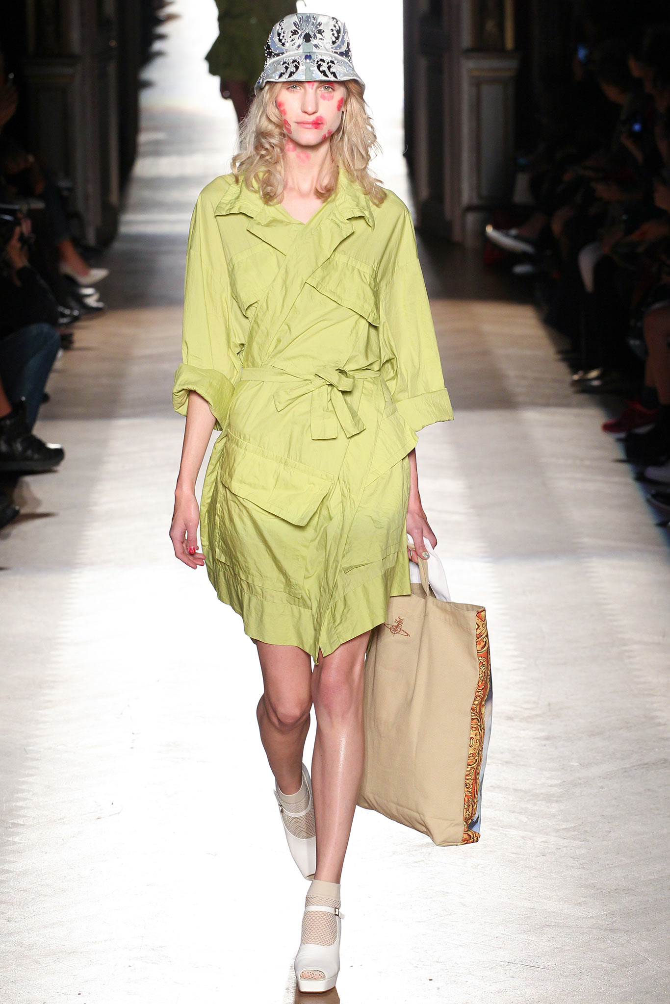 green cotton long-sleeve collared relaxed belted short dress
