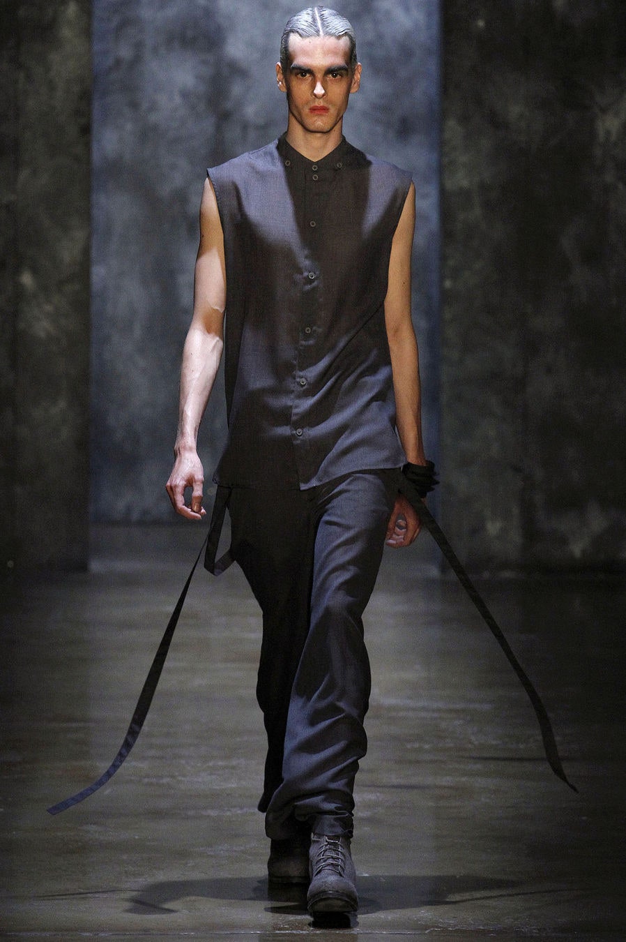 black fitted sleeveless shirt and pants