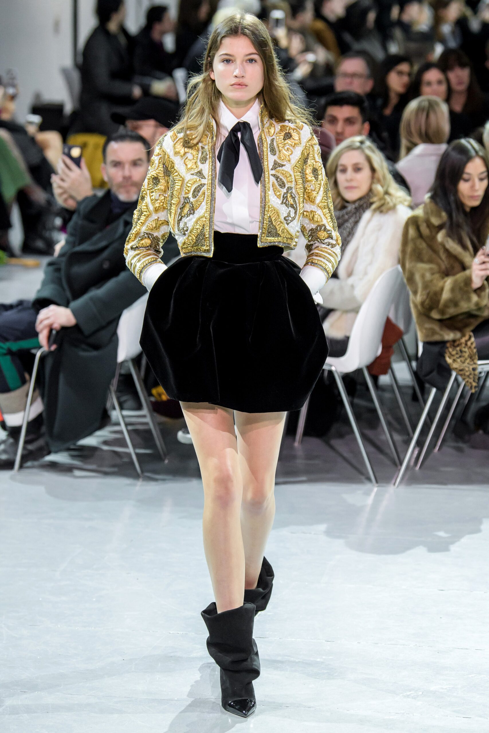 gold silk long-sleeve collared fitted embroidered jacket