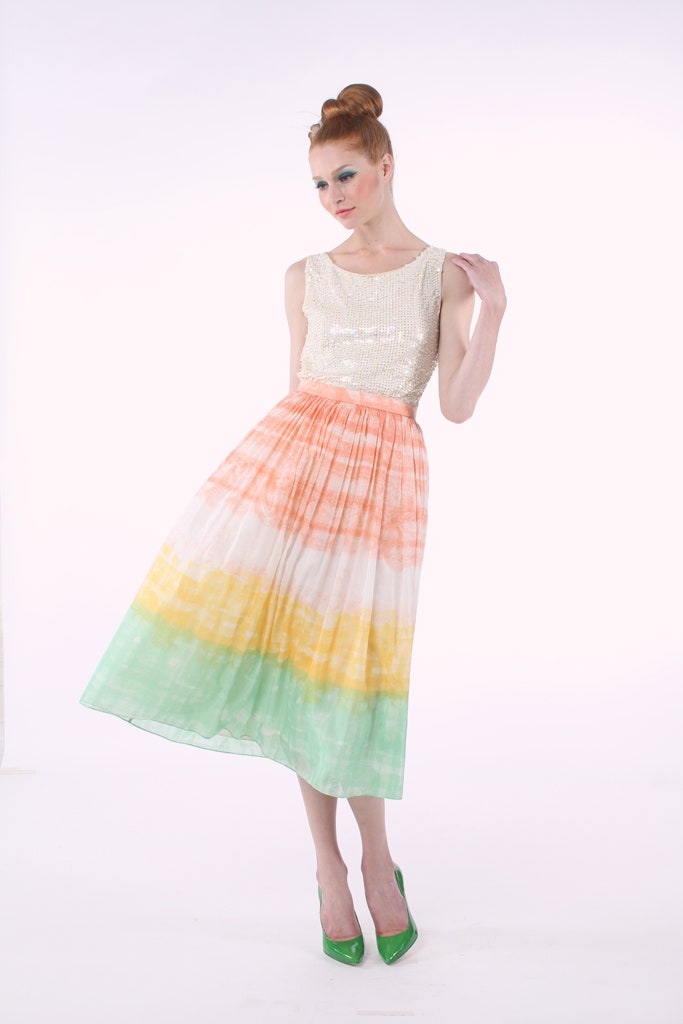 pleated midi dress with green shoes