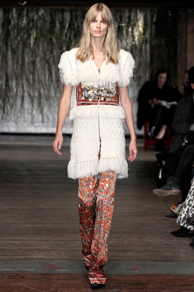 white cotton short-sleeve collared fitted fringed embroidered coat