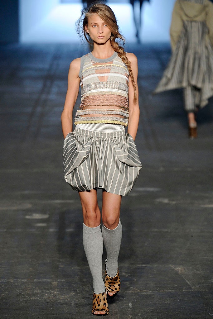 gray cotton relaxed pleated mini skirt