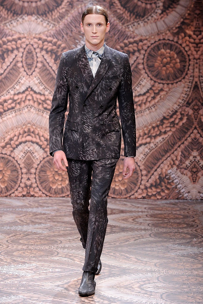 black cotton long-sleeve collared tailored printed suit