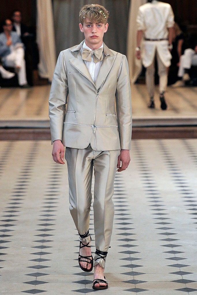 beige silk long-sleeve collared fitted zippered buttoned suit