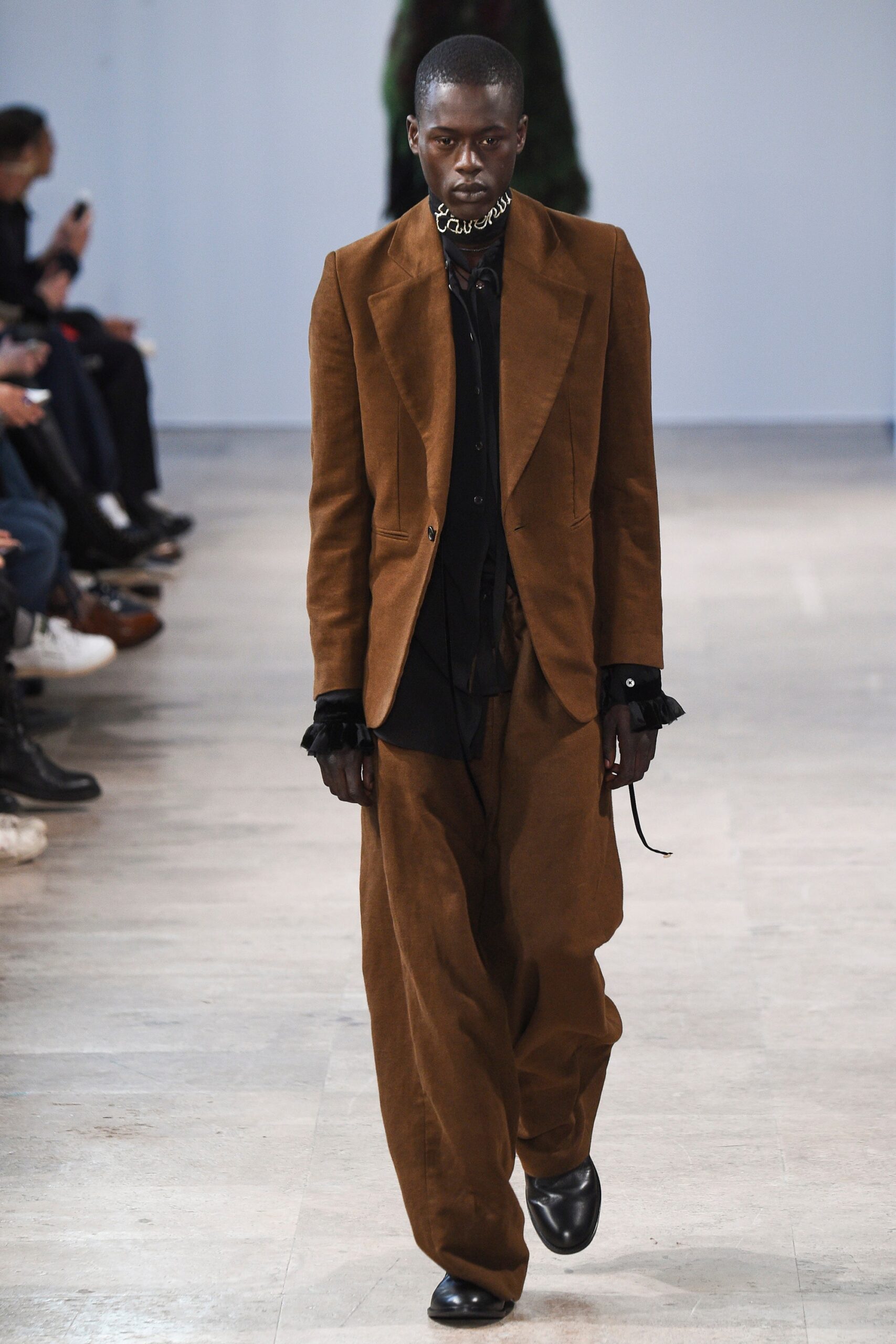 brown cotton long-sleeve collared relaxed buttoned flared suit