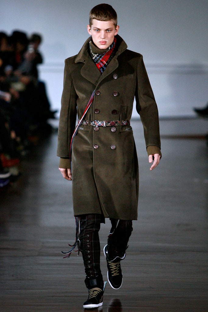 green wool long-sleeve collared fitted belted coat