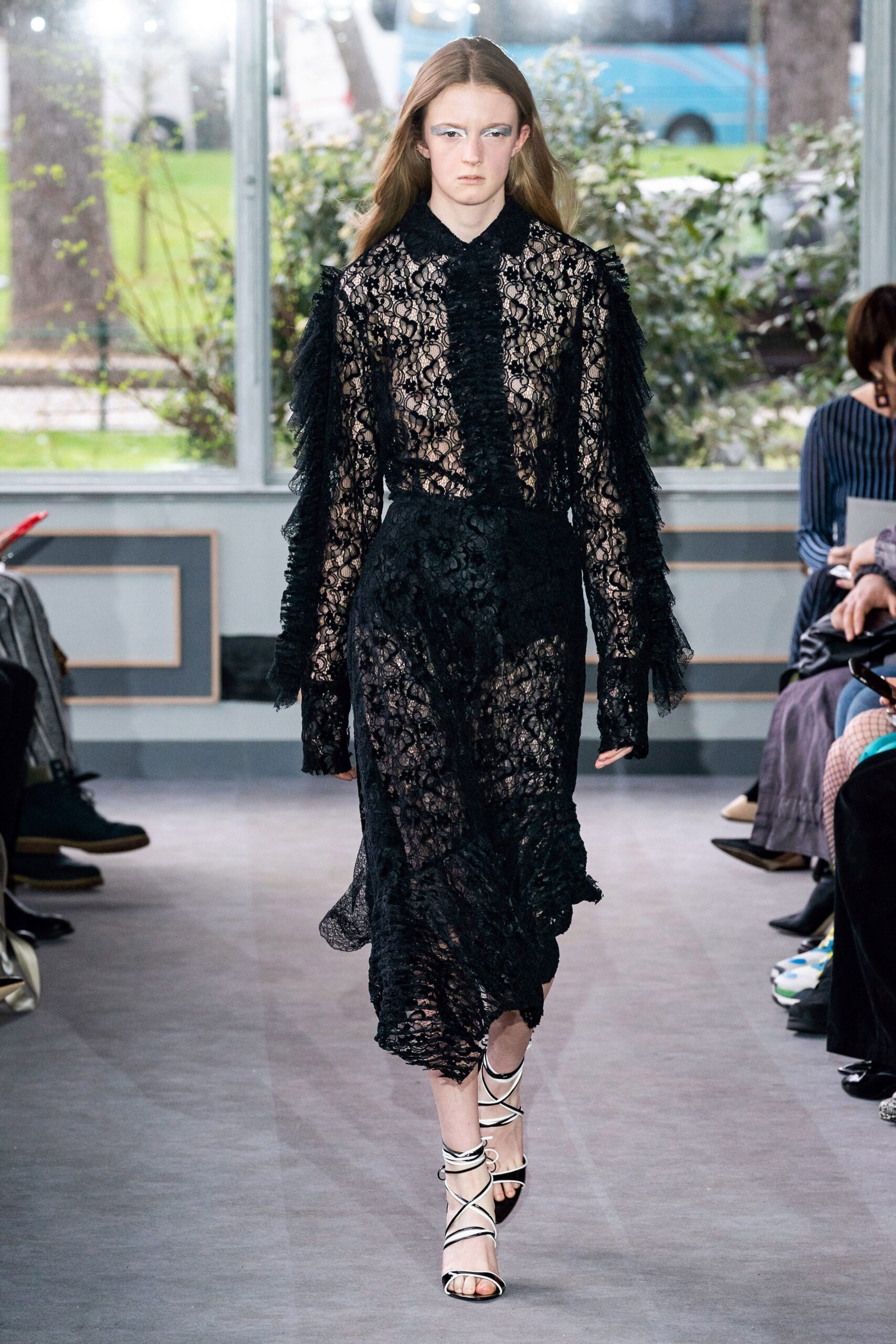 black lace fitted dress