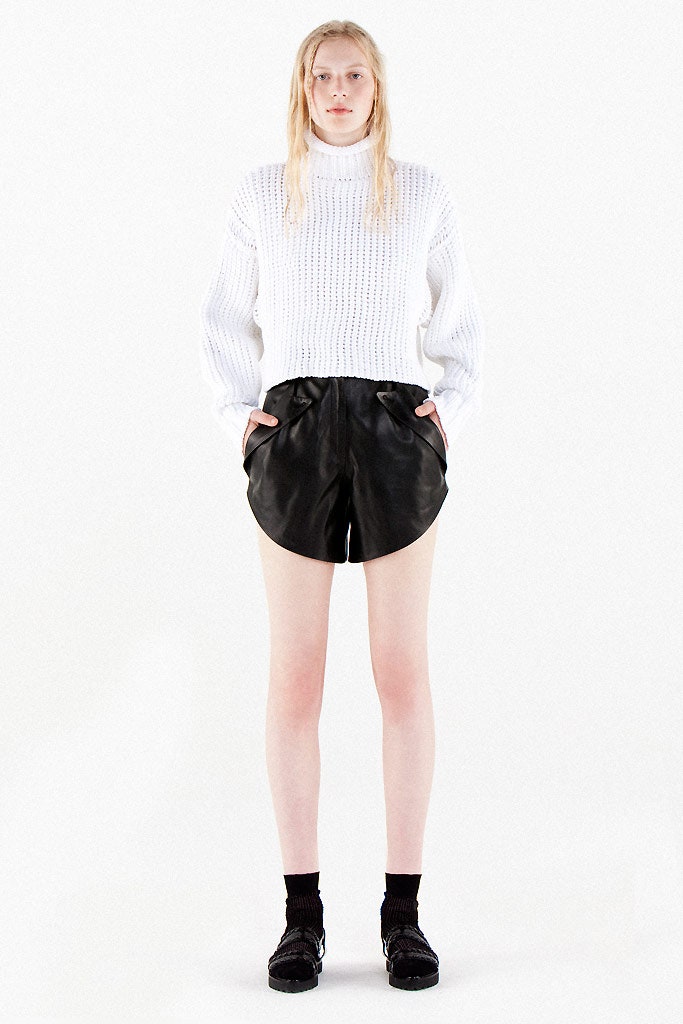 black leather fitted pleated short shorts