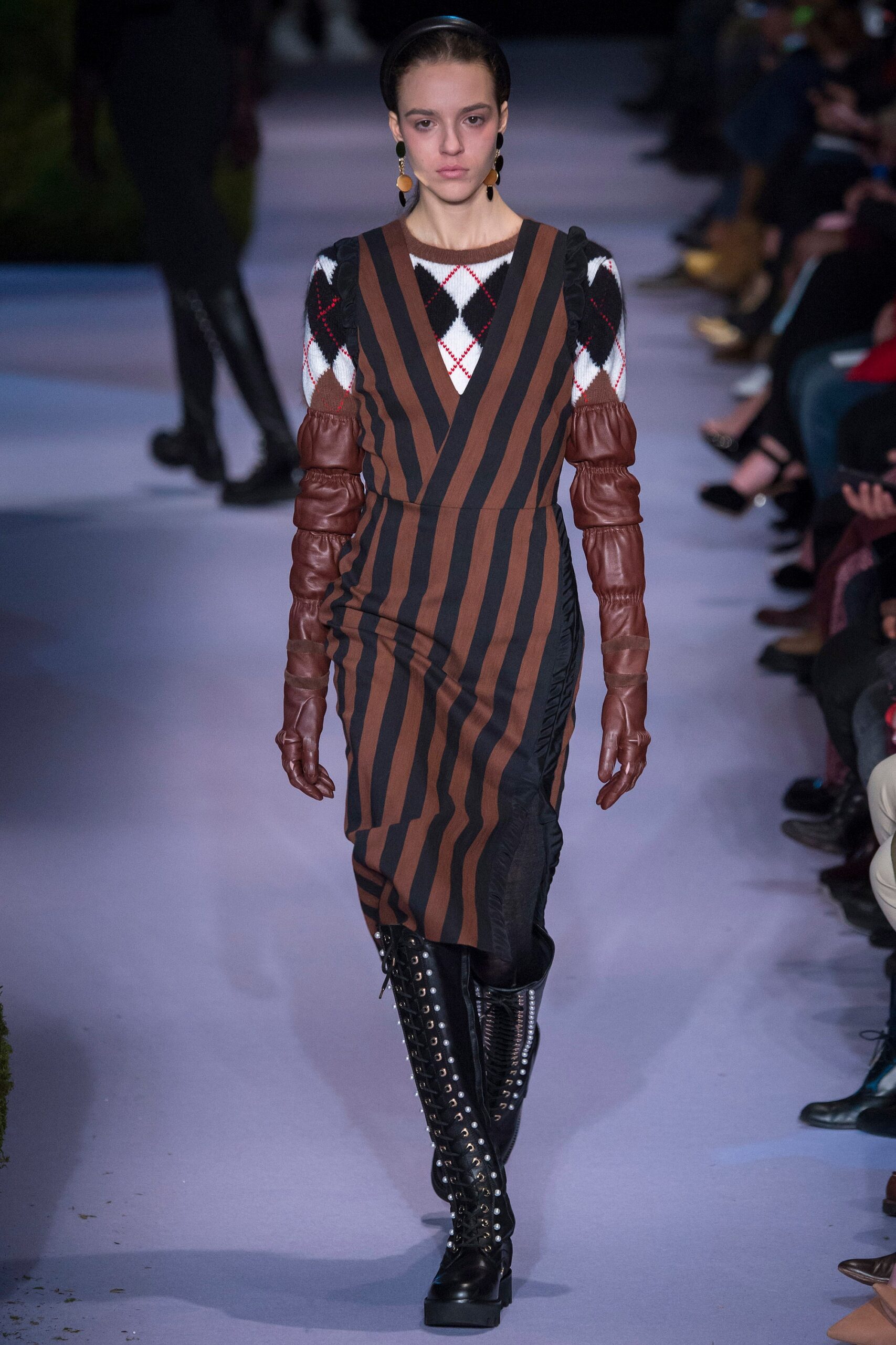 brown leather fitted gloves