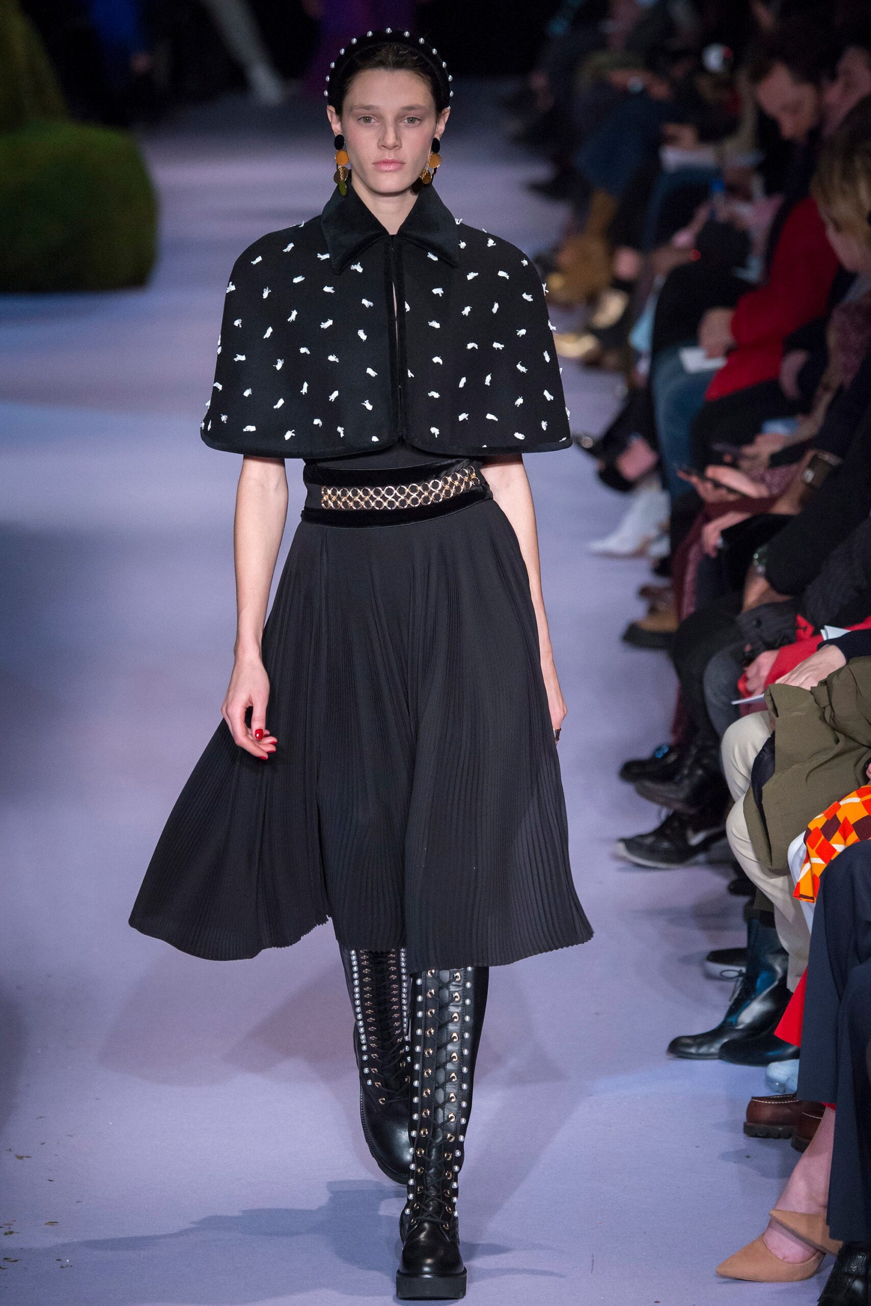 black wool short-sleeve collared fitted embroidered cape