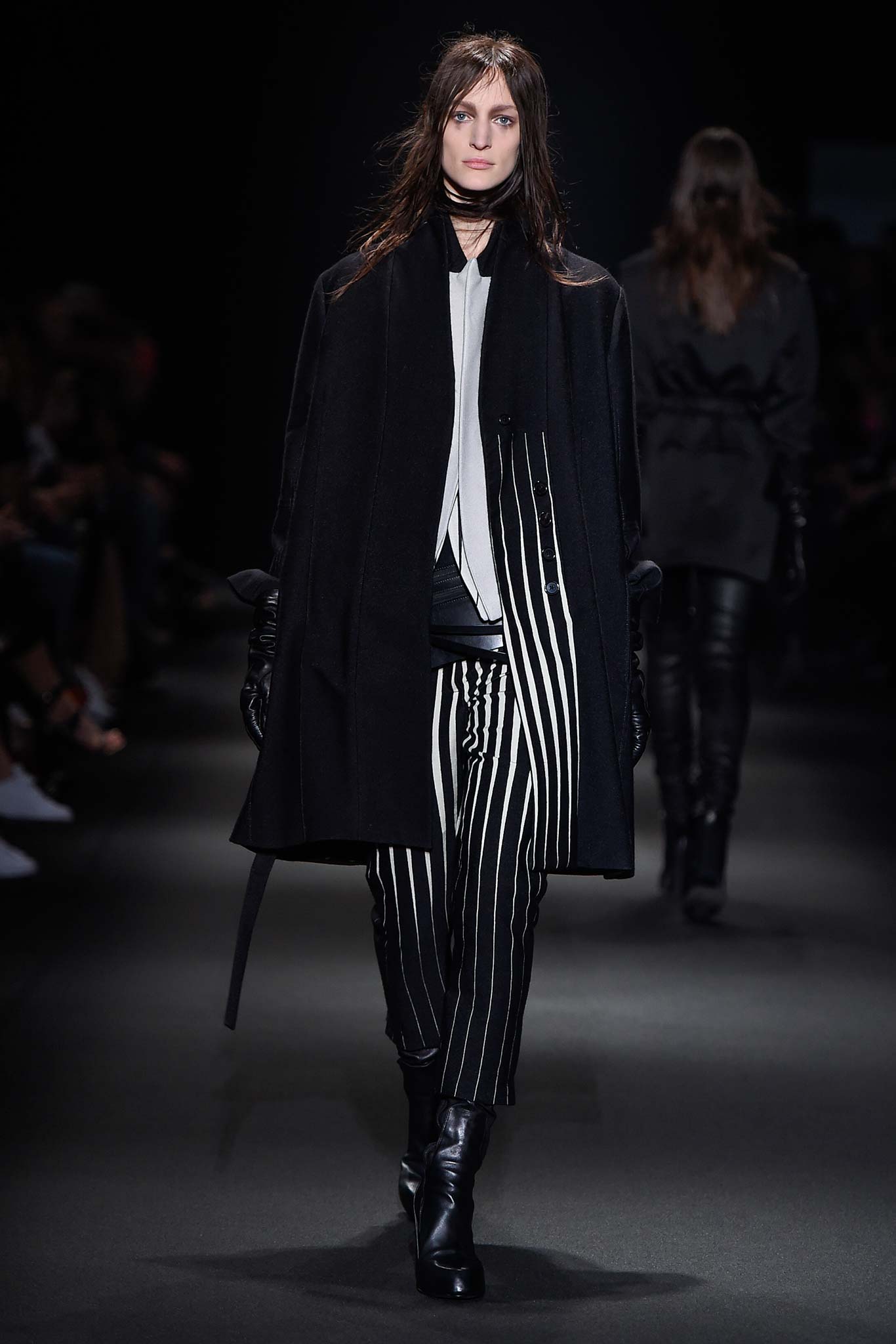Ann Demeulemeester Fall 2015 Ready-to-Wear