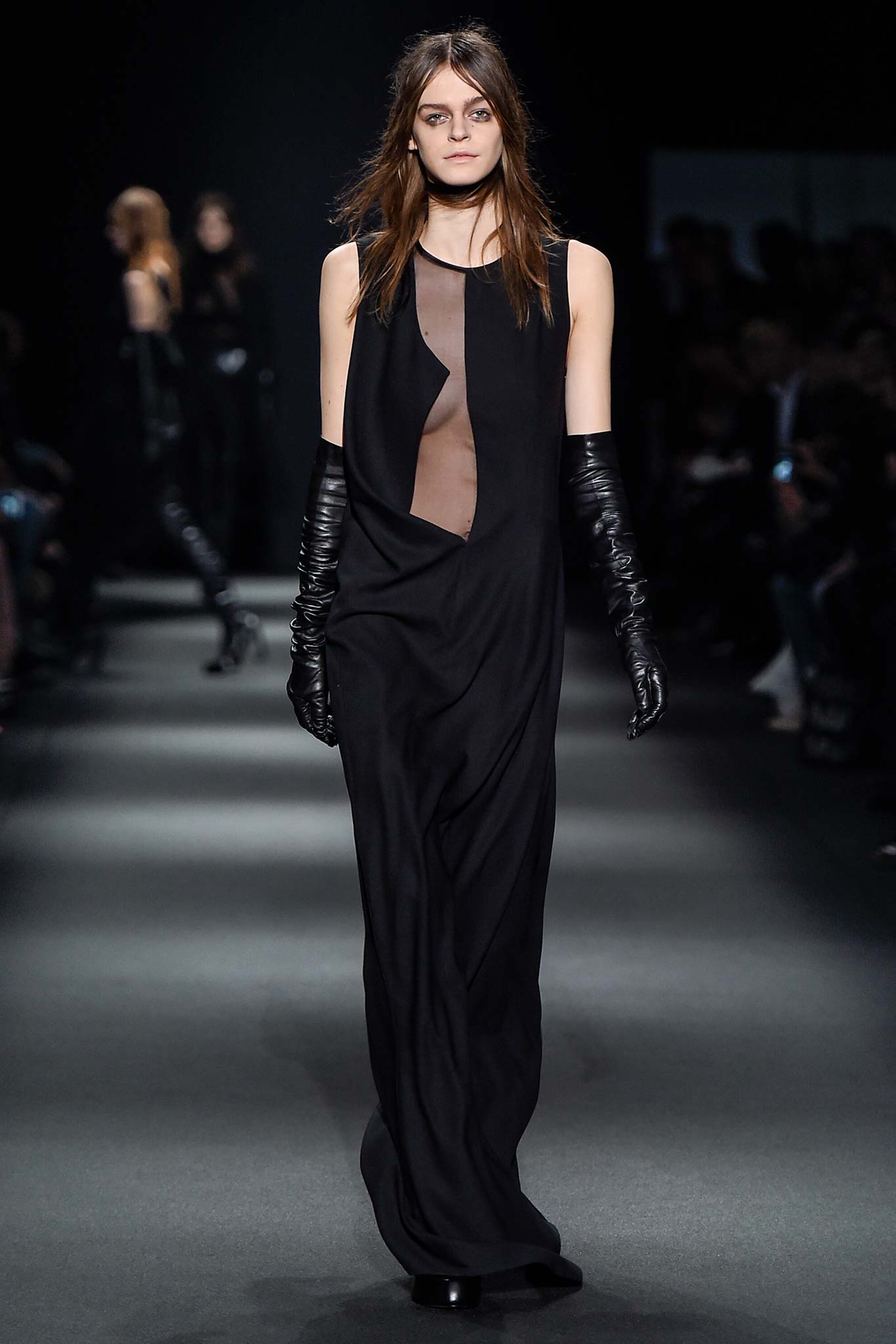 black leather fitted gloves