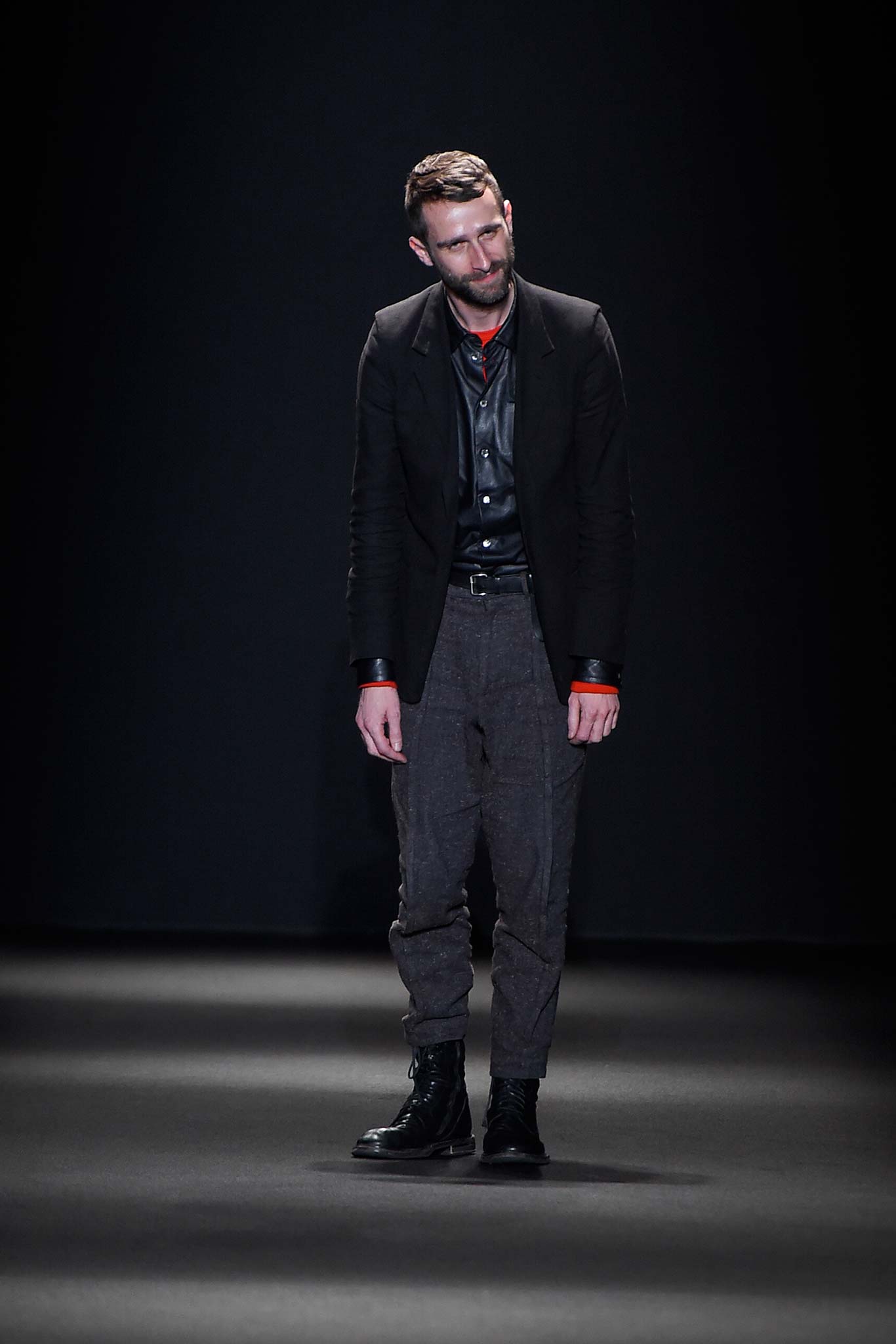 gray slim pleated pants