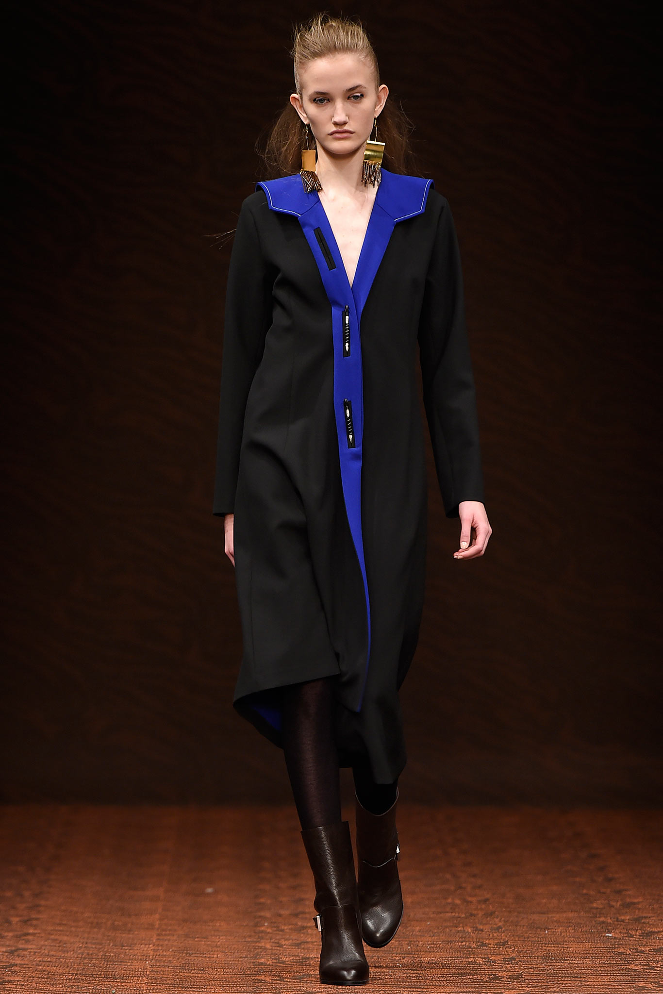 black and blue midi dress with boots