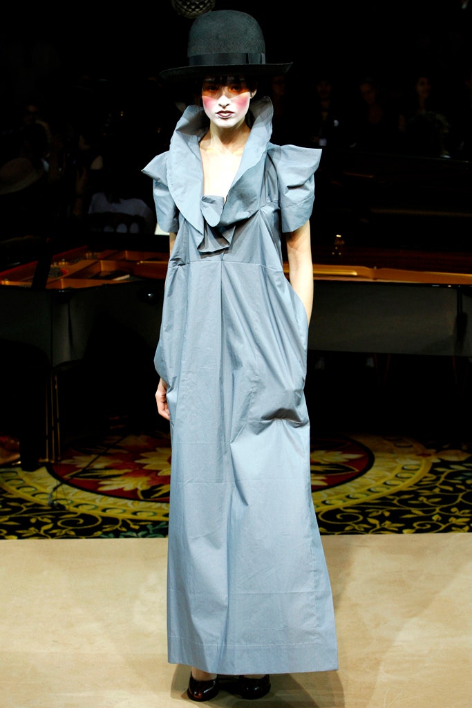gray relaxed maxi dress with hat