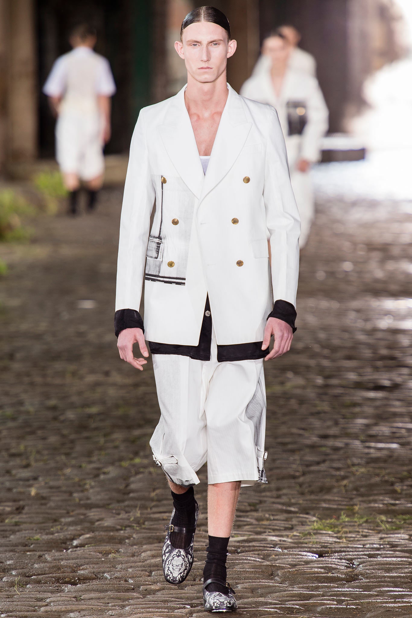 white cotton relaxed zippered cropped pants