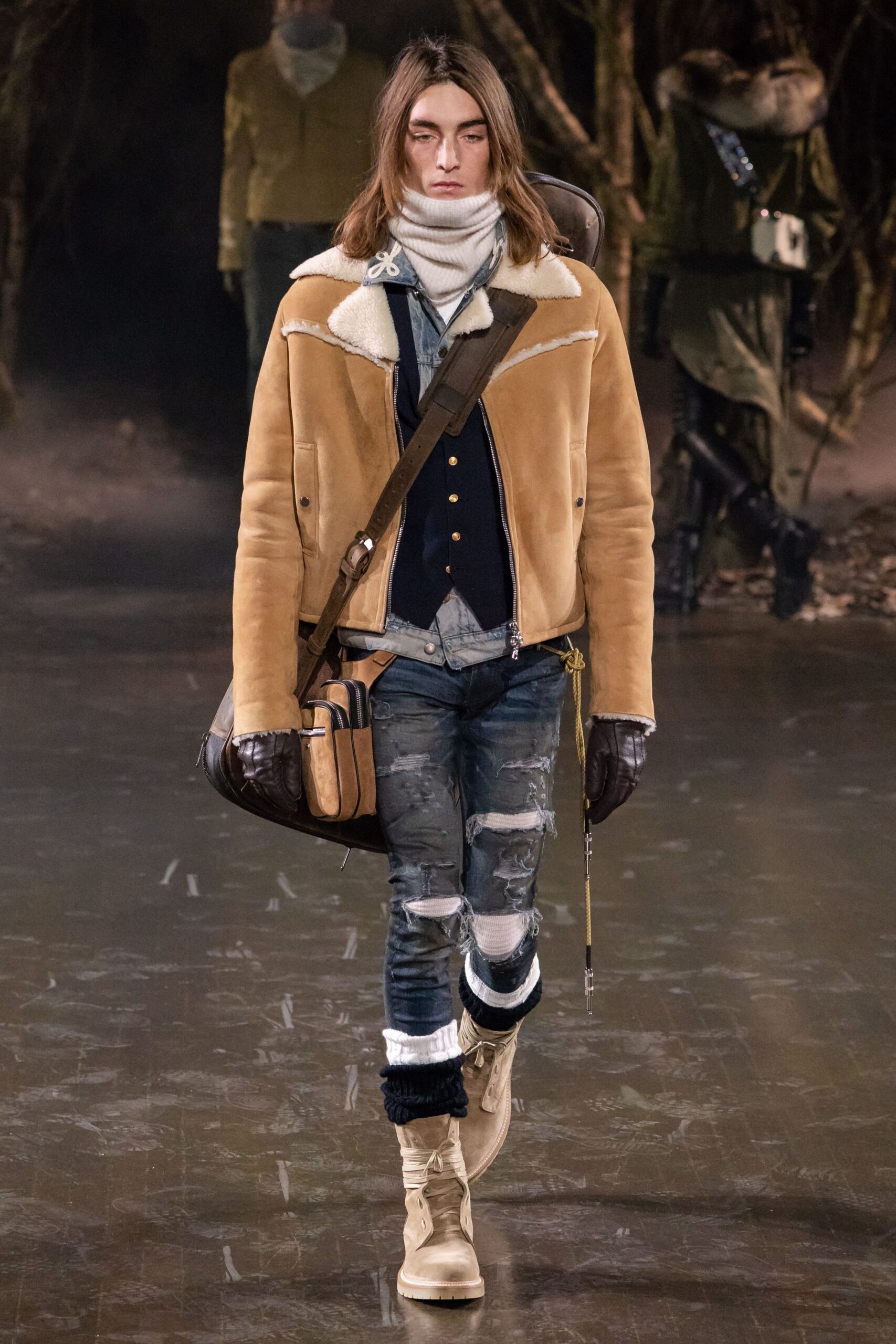 blue denim slim distressed pants