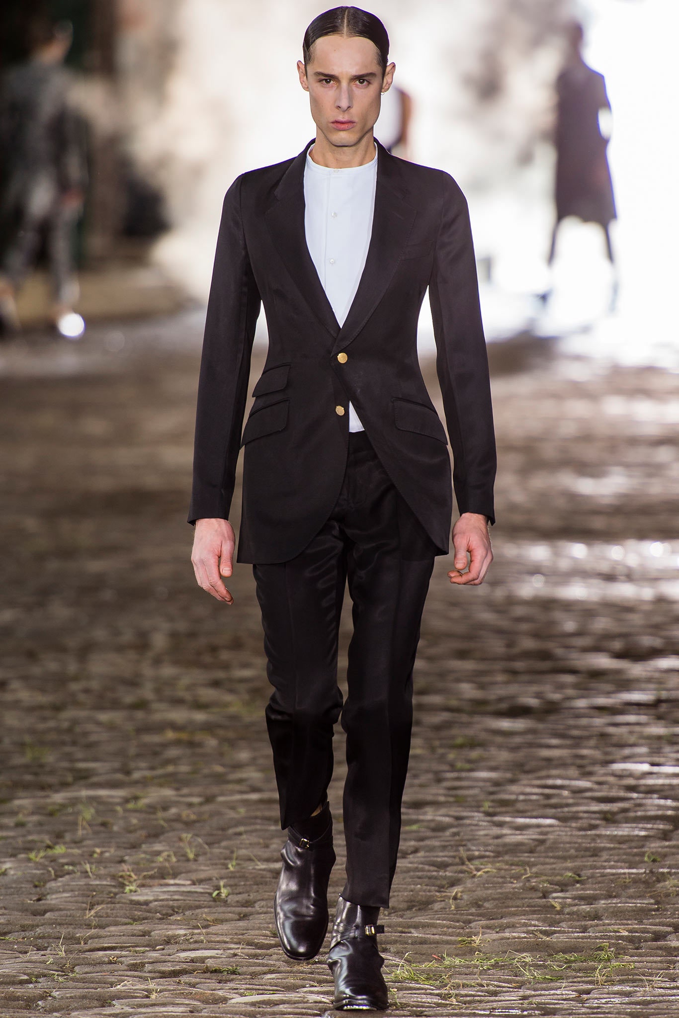black wool long-sleeve collared tailored buttoned suit