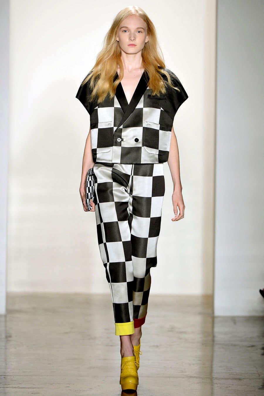 black silk short-sleeve collared fitted checked suit