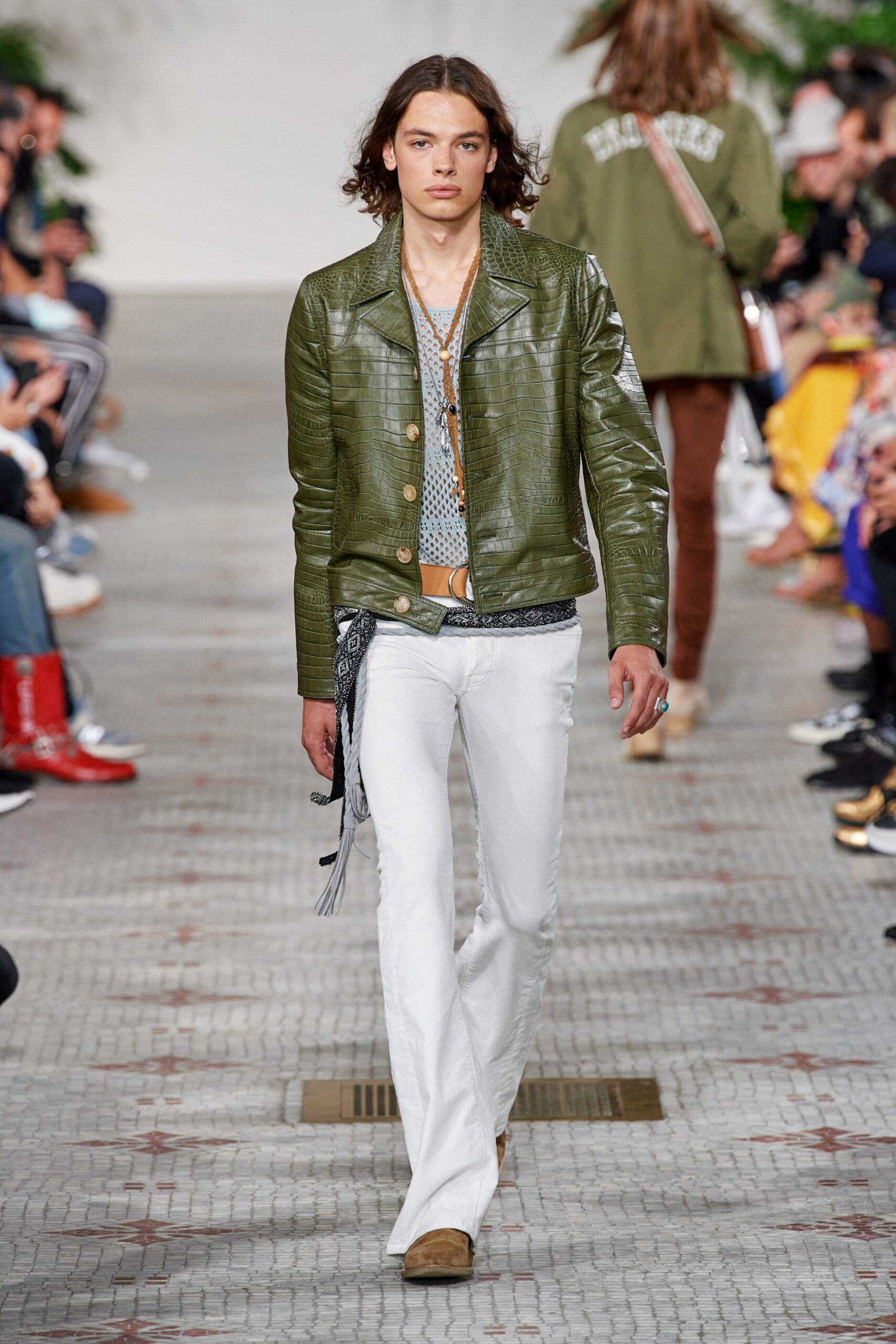 green leather long-sleeve collared fitted buttoned jacket