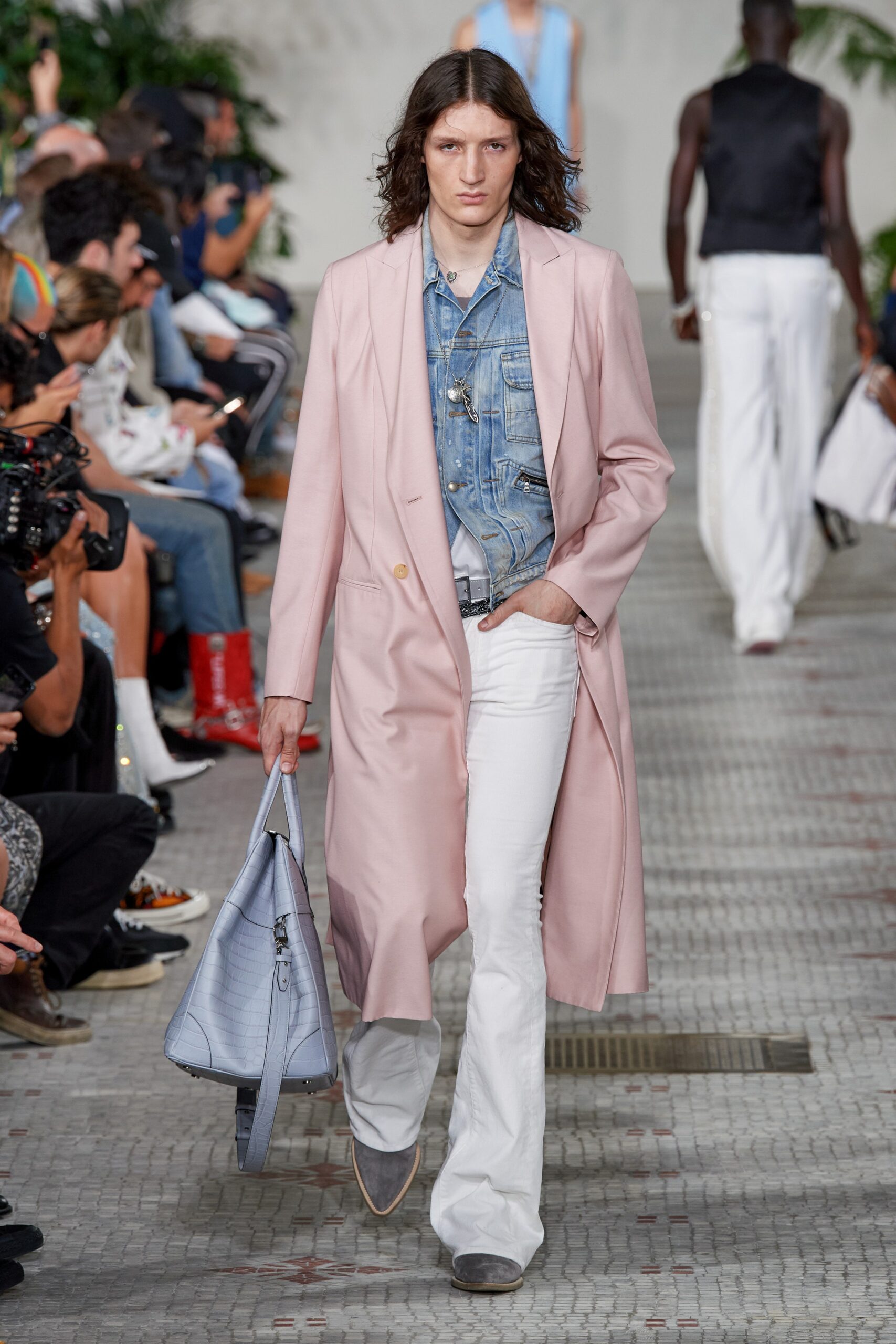 pink cotton long-sleeve collared relaxed buttoned coat