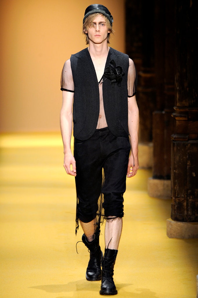 black cotton sleeveless collared fitted layered vest