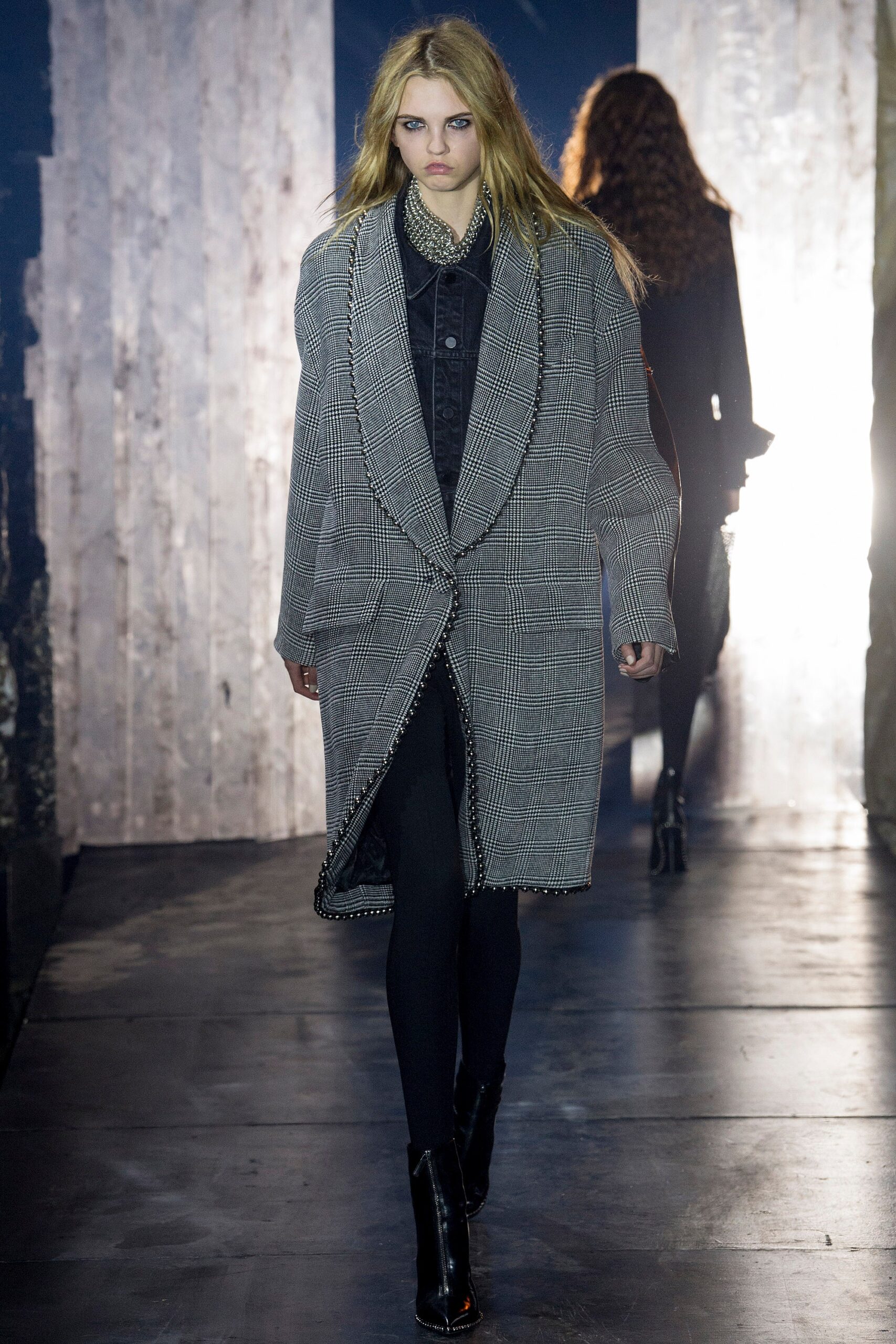 black wool long-sleeve collared relaxed checked buttoned coat