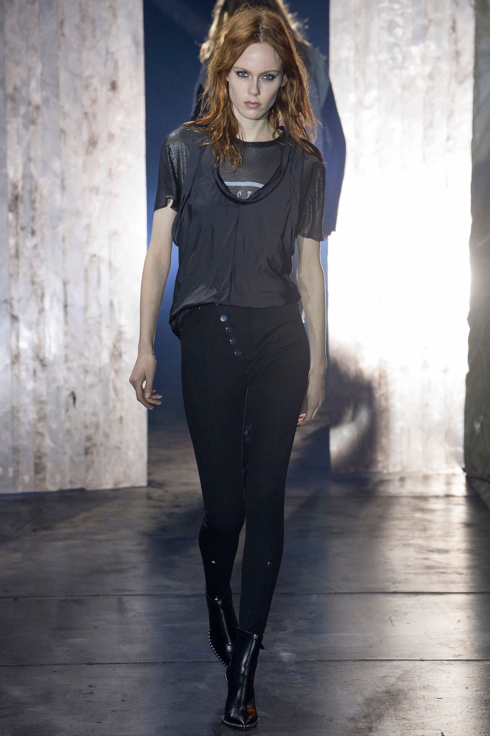 black cotton short-sleeve v-neck fitted layered top