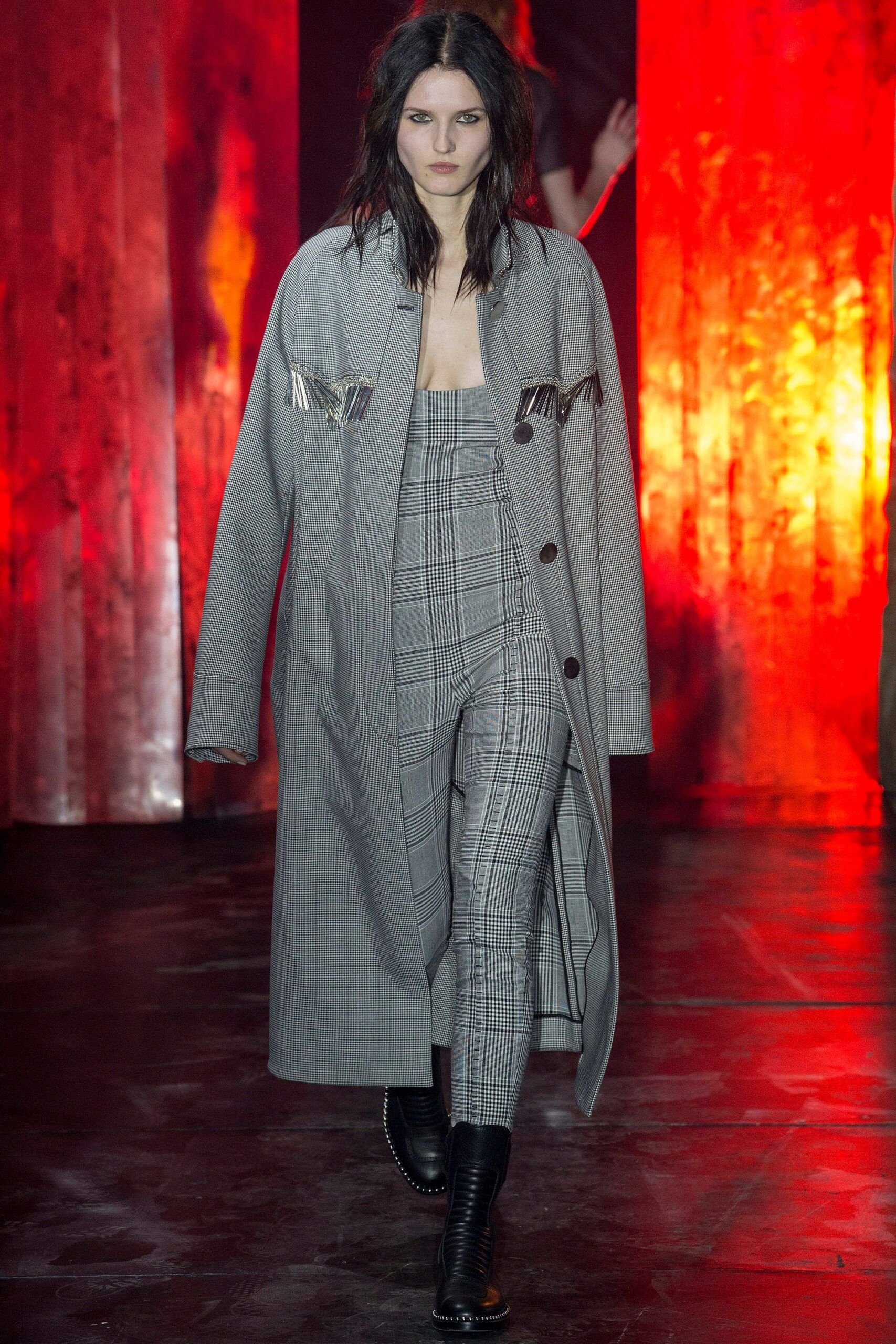 gray wool long-sleeve collared relaxed checked buttoned coat