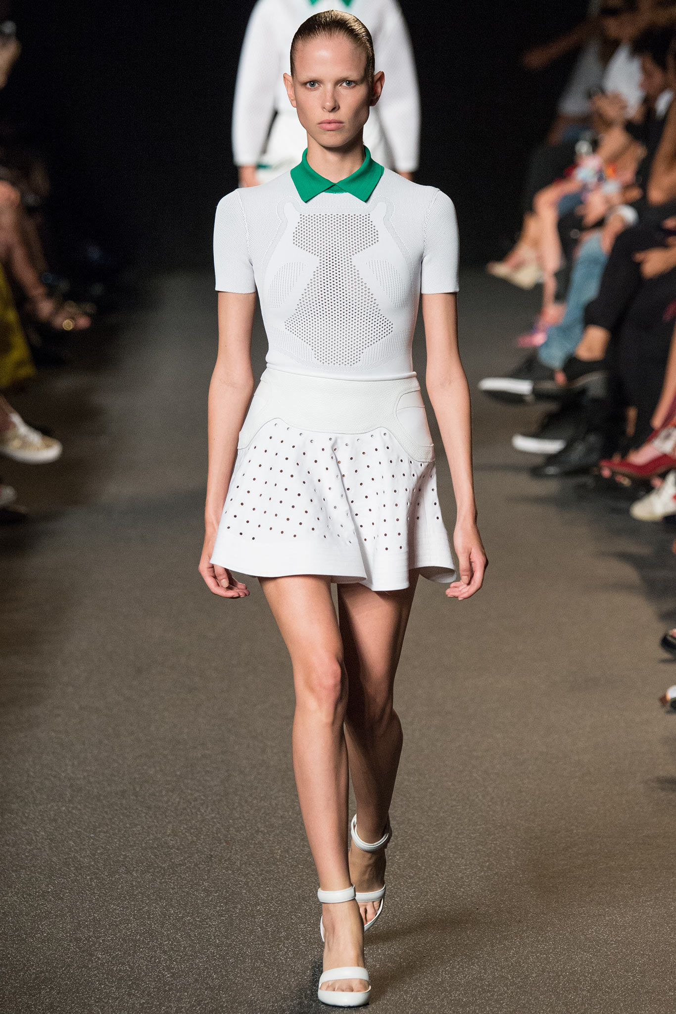 white cotton fitted pleated short skirt