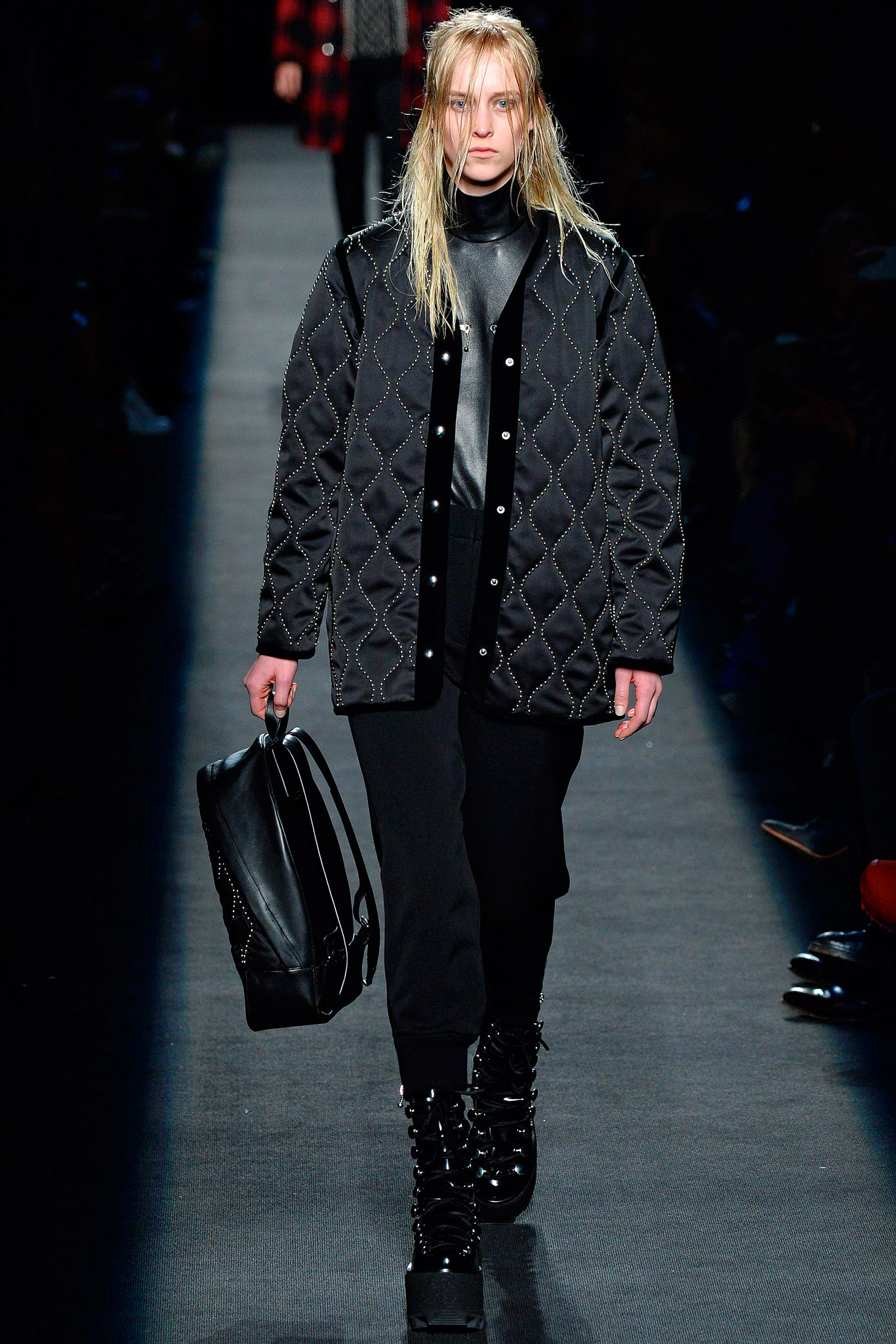 black cotton long-sleeve collared relaxed quilted jacket