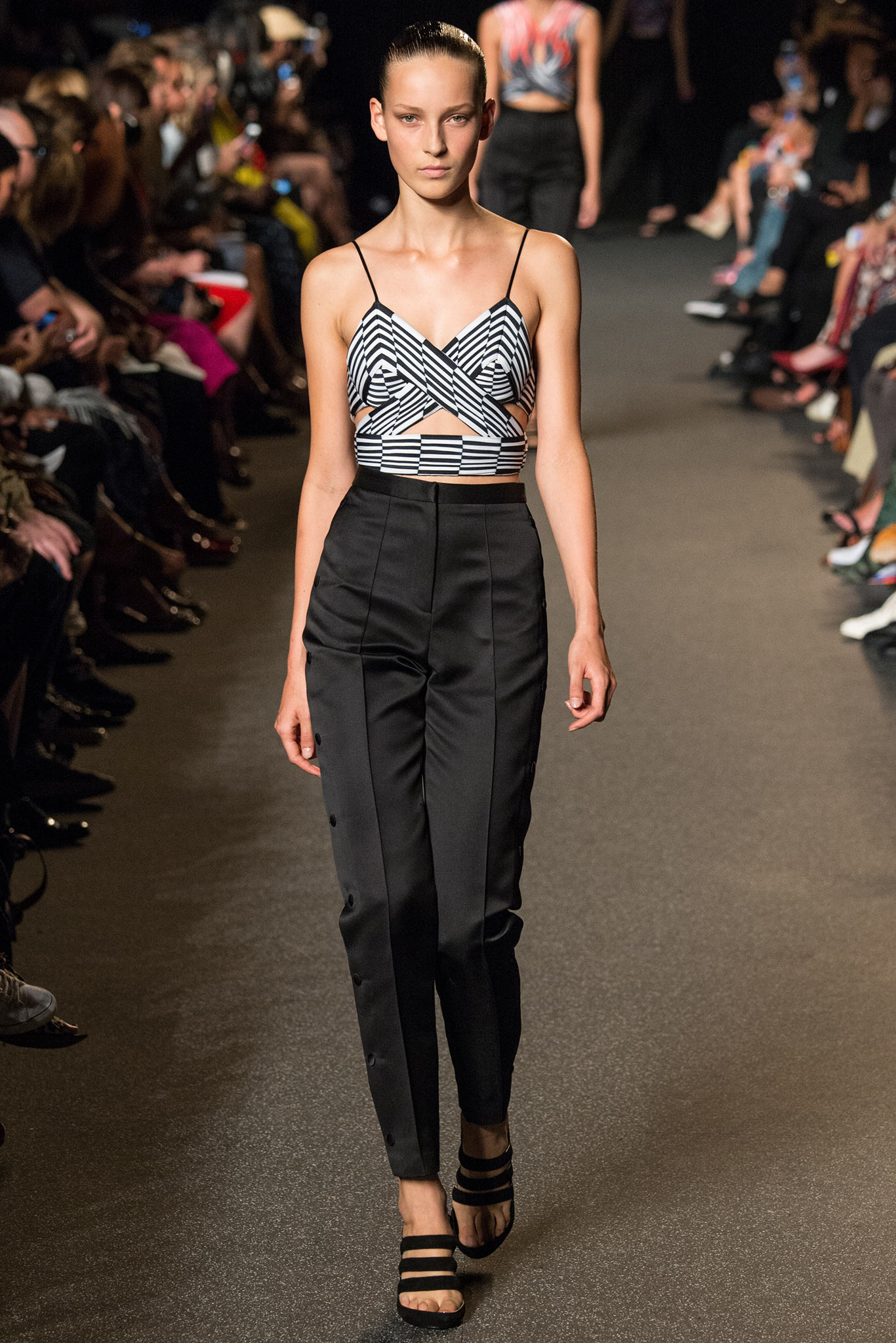 black sleeveless v-neck fitted striped cropped top