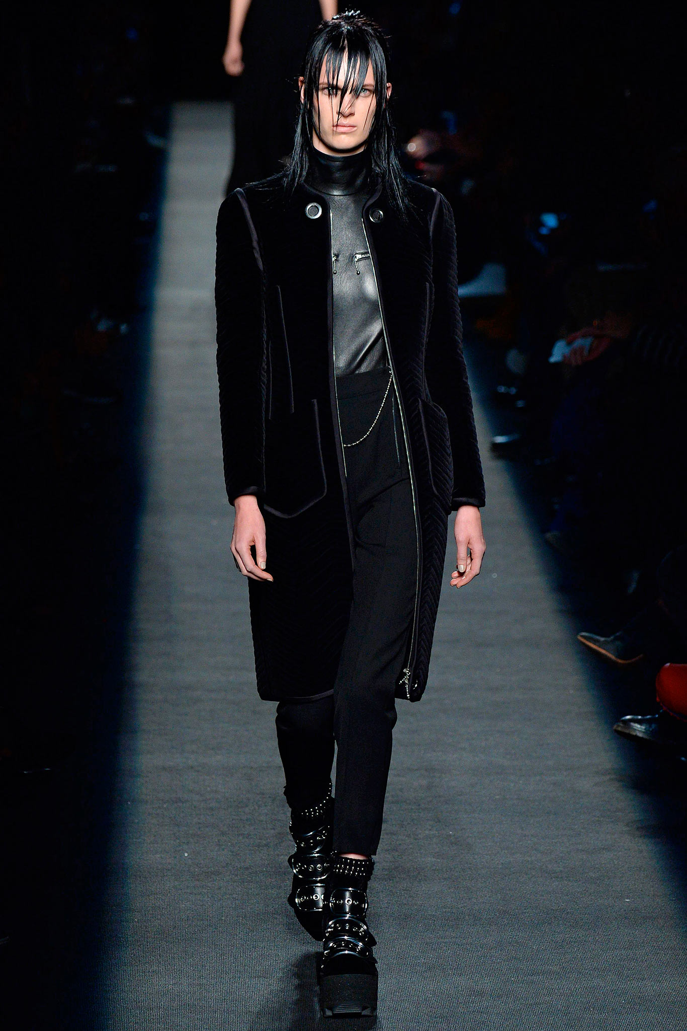 black velvet long-sleeve collared fitted zippered coat